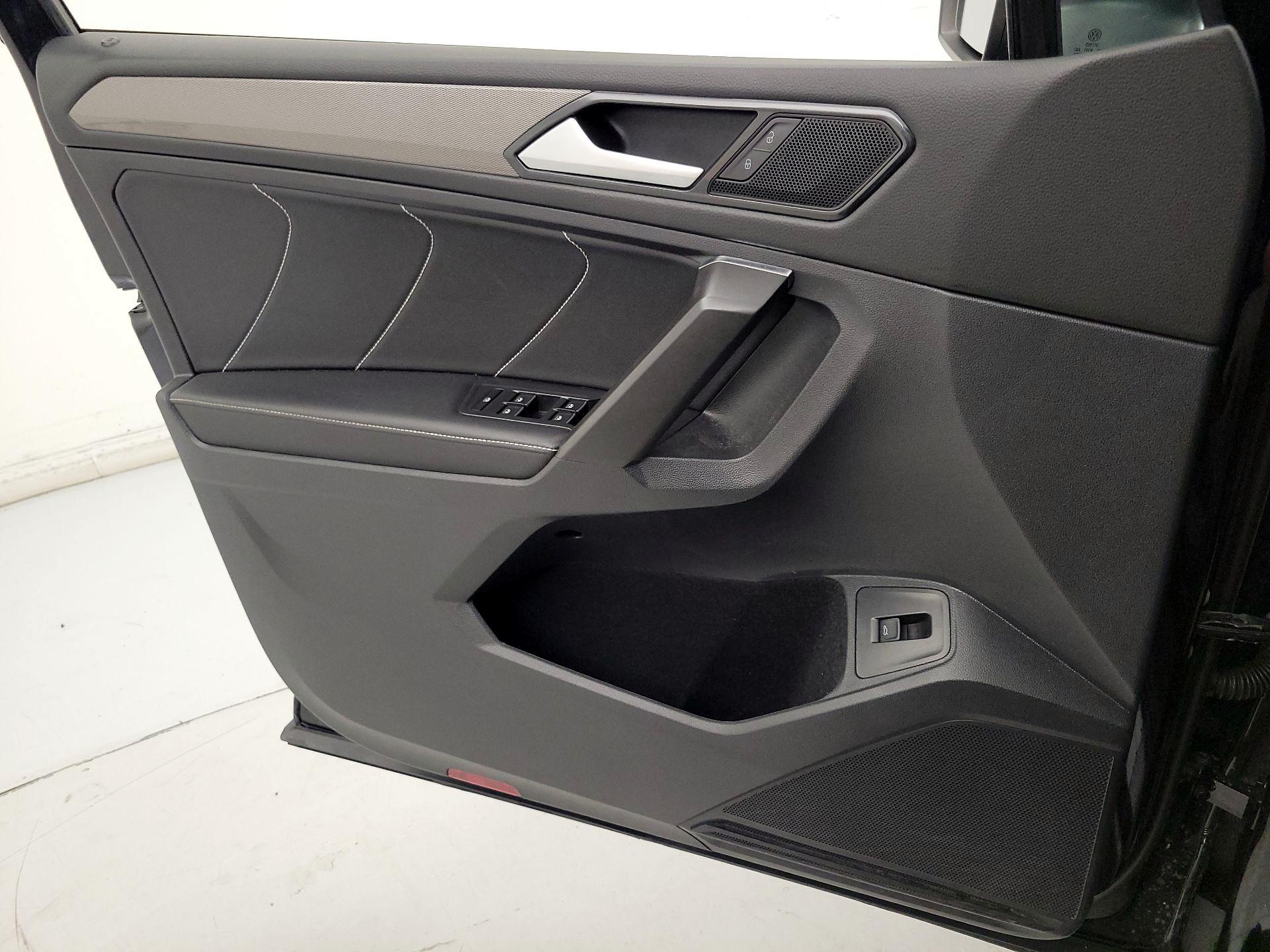 Thumbnail: 2022 Volkswagen Tiguan - 12