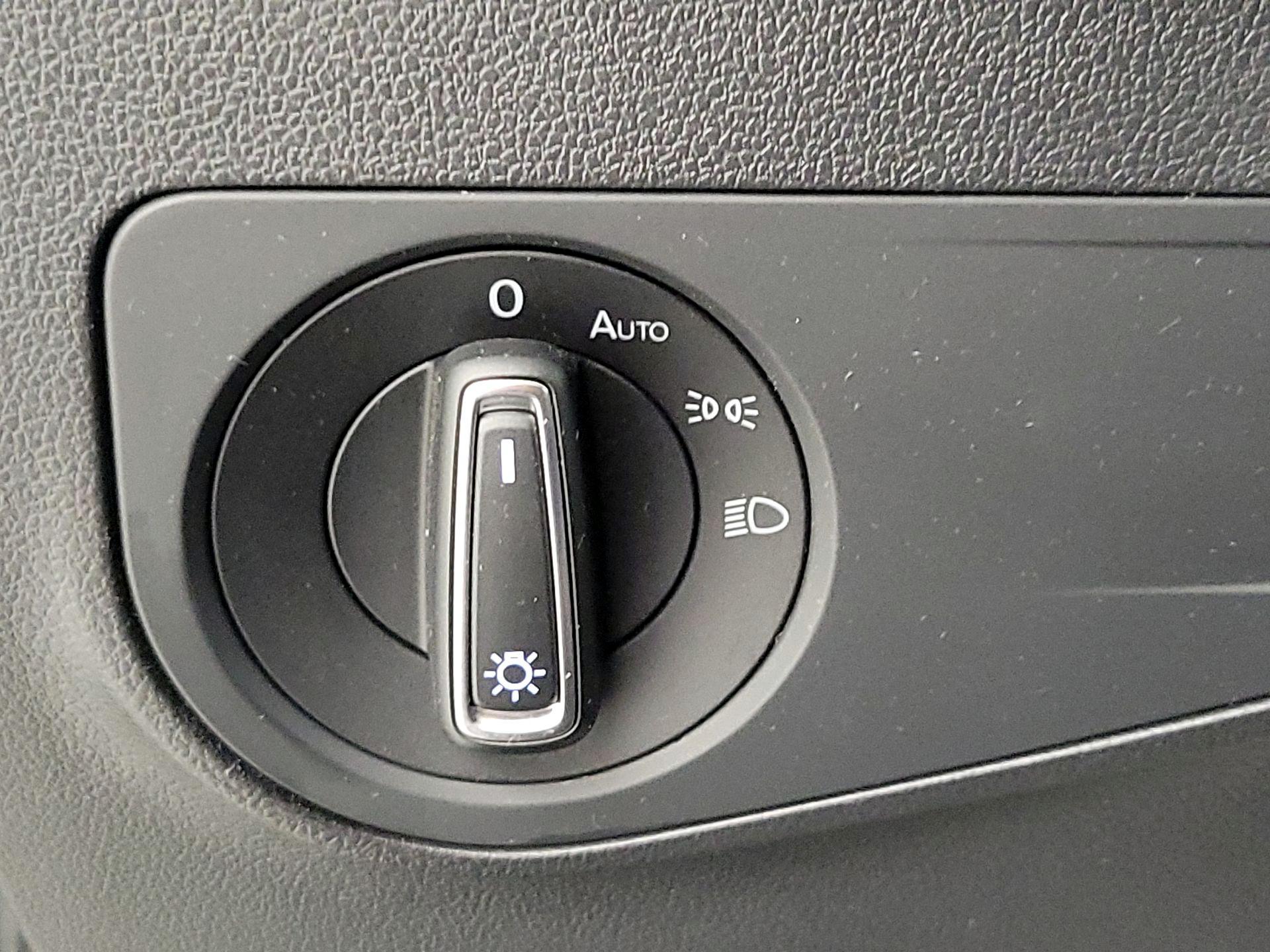 Thumbnail: 2022 Volkswagen Tiguan - 13