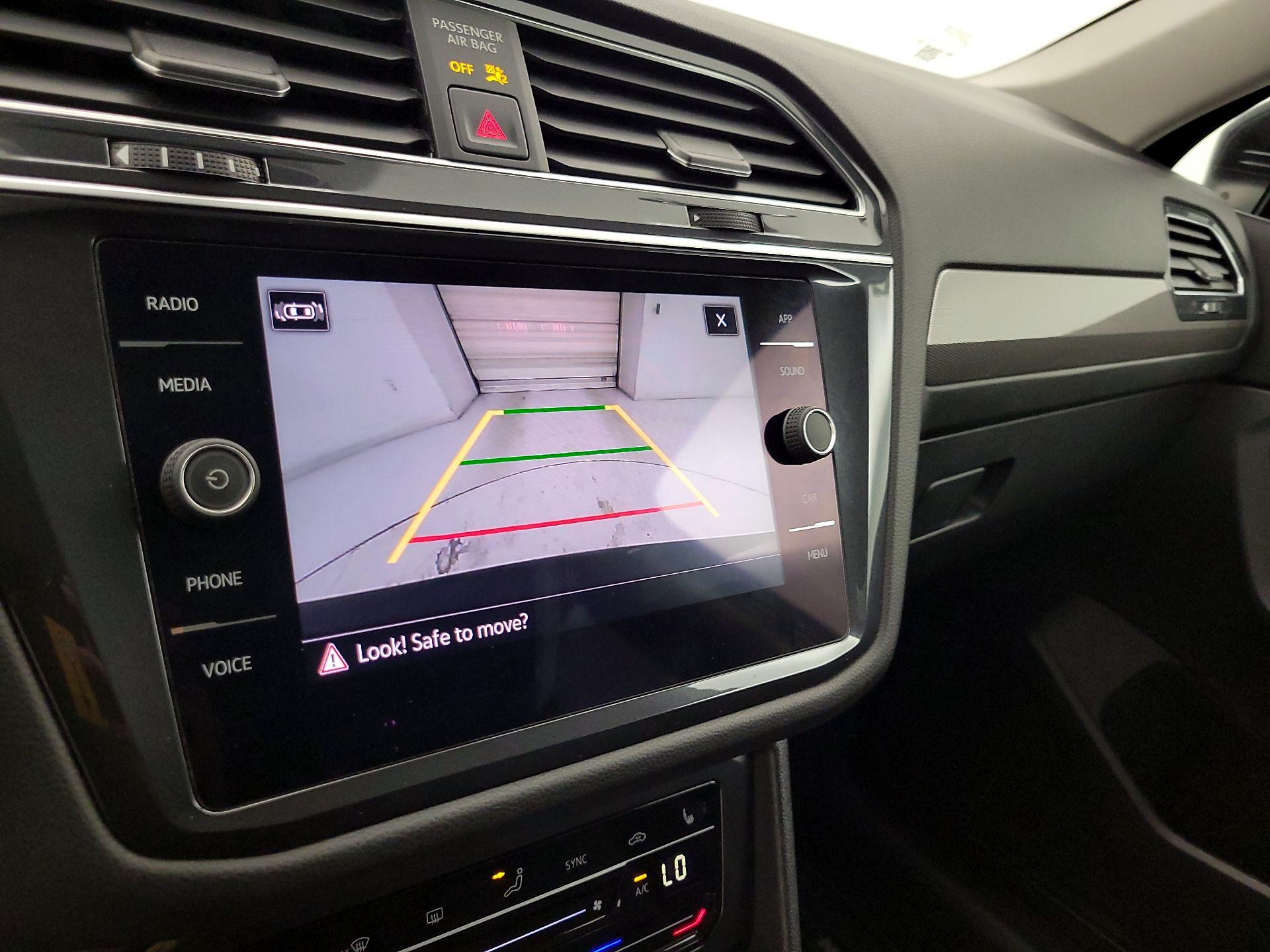 Thumbnail: 2022 Volkswagen Tiguan - 14