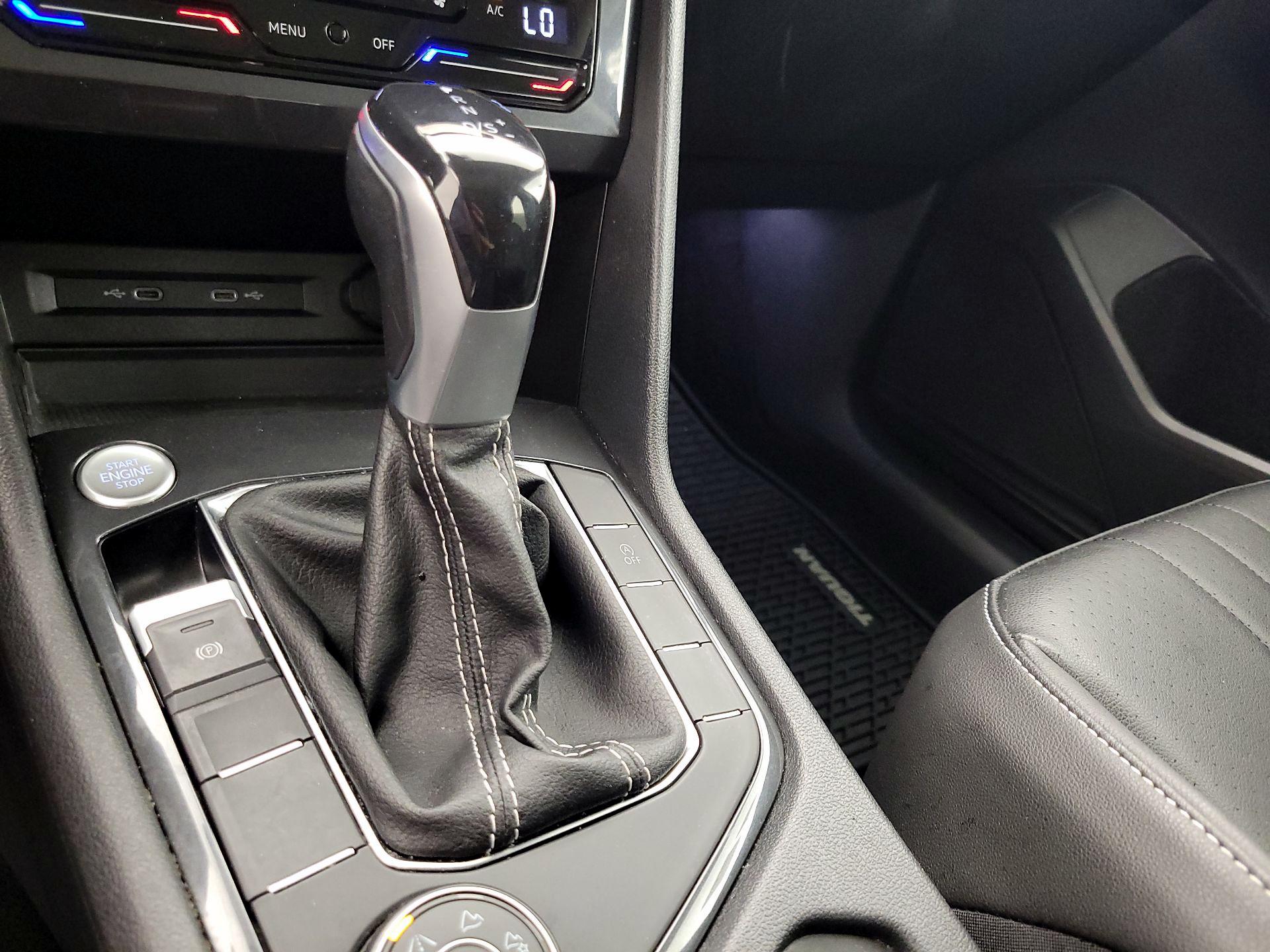 Thumbnail: 2022 Volkswagen Tiguan - 17