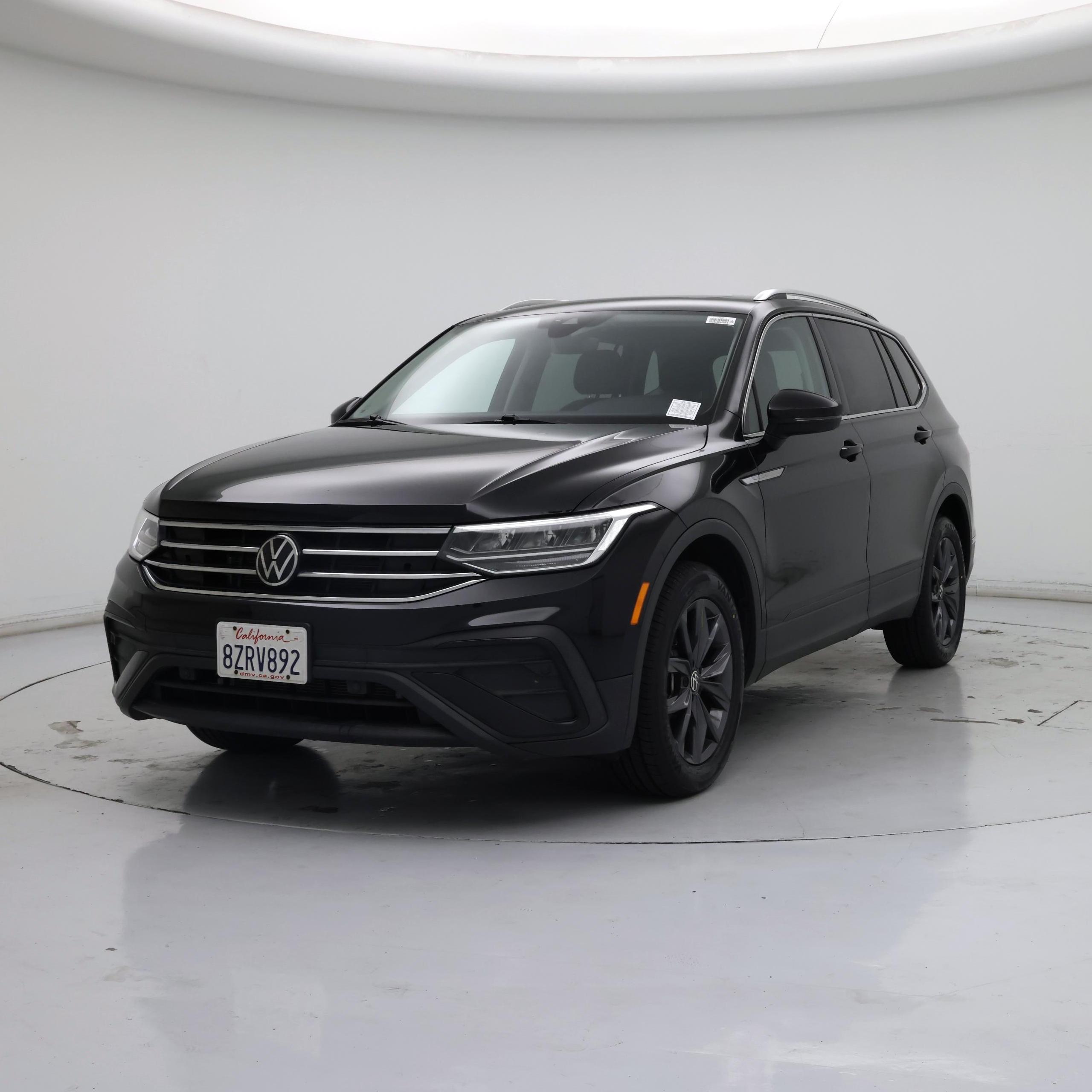 Thumbnail: 2022 Volkswagen Tiguan - 4