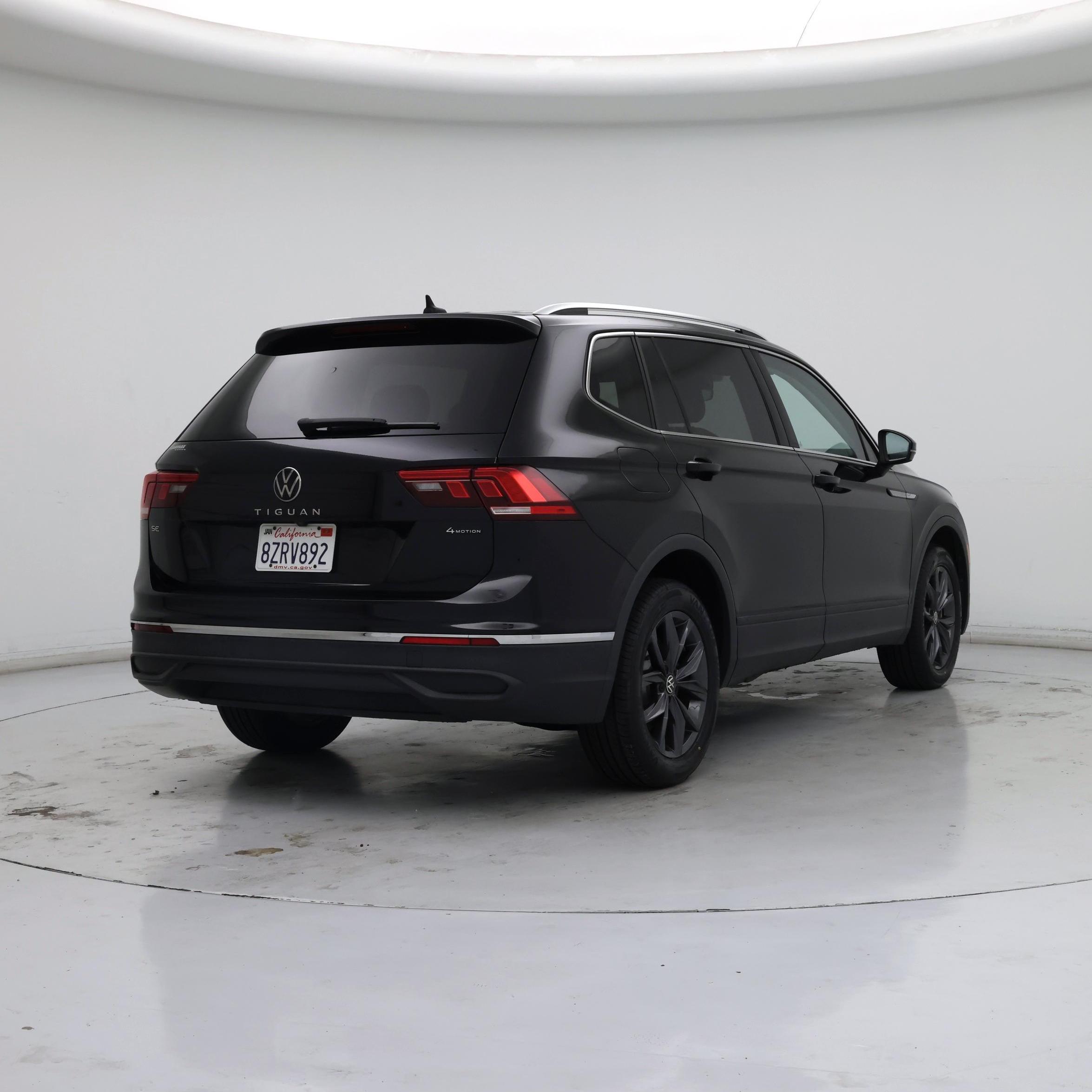 Thumbnail: 2022 Volkswagen Tiguan - 8