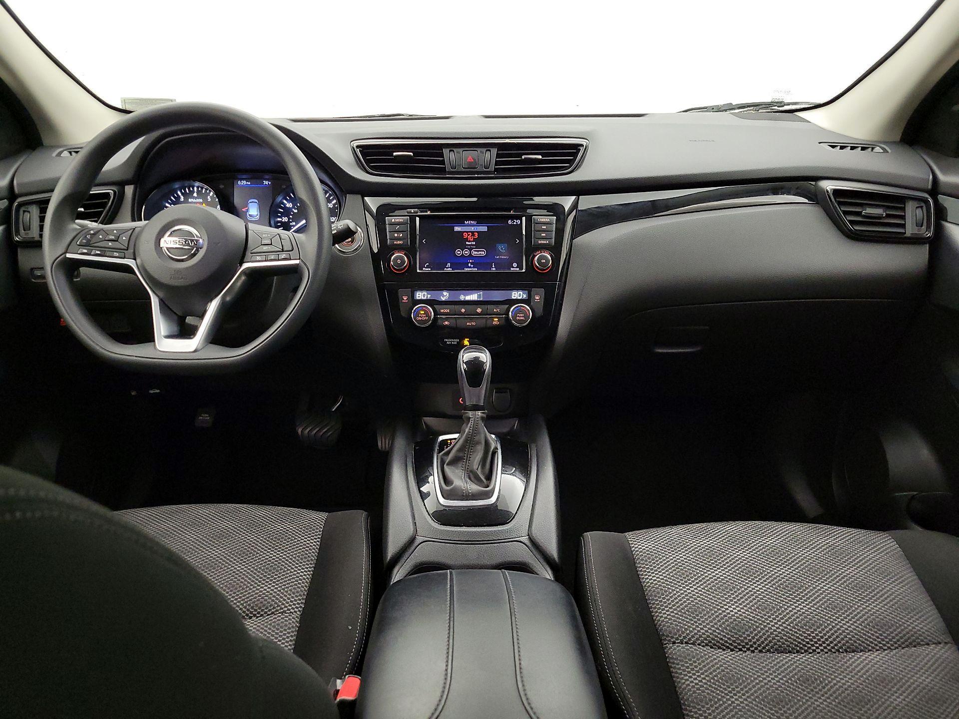 Thumbnail: 2020 Nissan Rogue Sport - 9