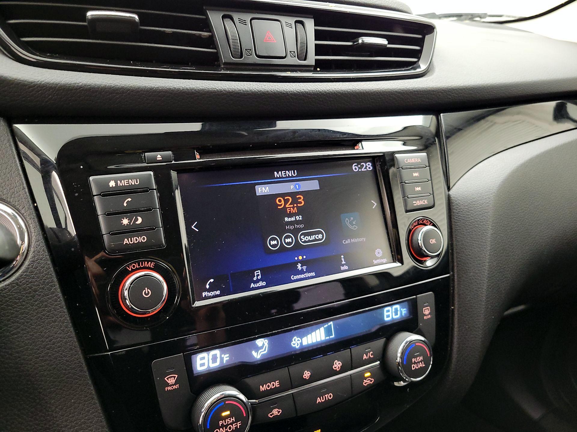 Thumbnail: 2020 Nissan Rogue Sport - 15