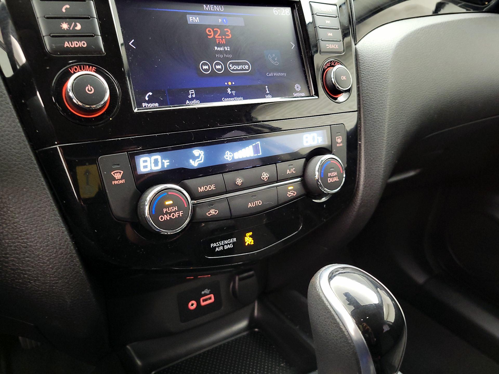 Thumbnail: 2020 Nissan Rogue Sport - 16