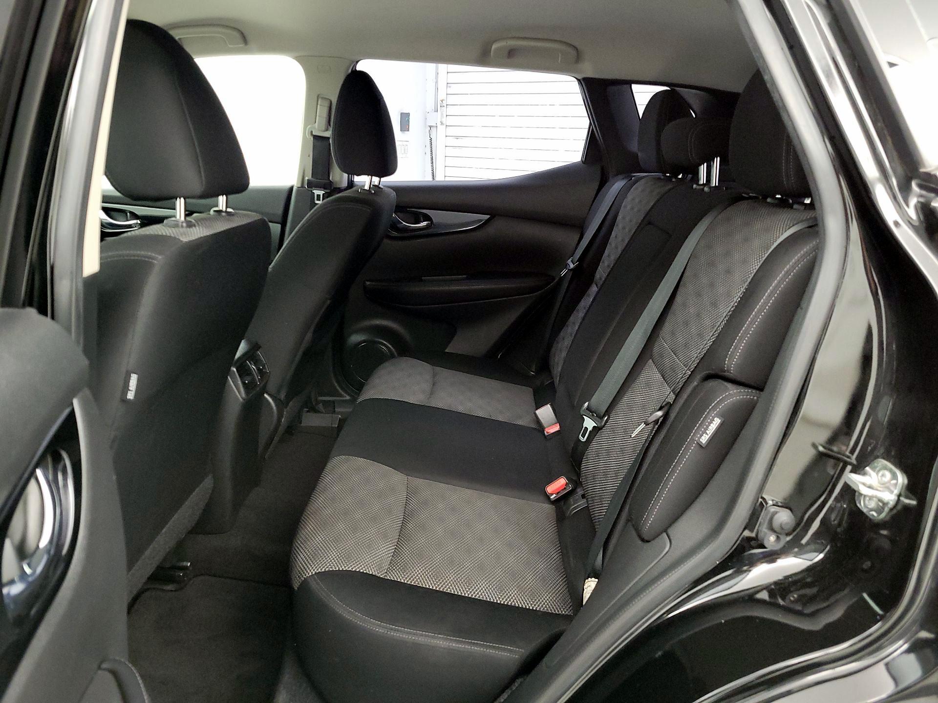 Thumbnail: 2020 Nissan Rogue Sport - 19