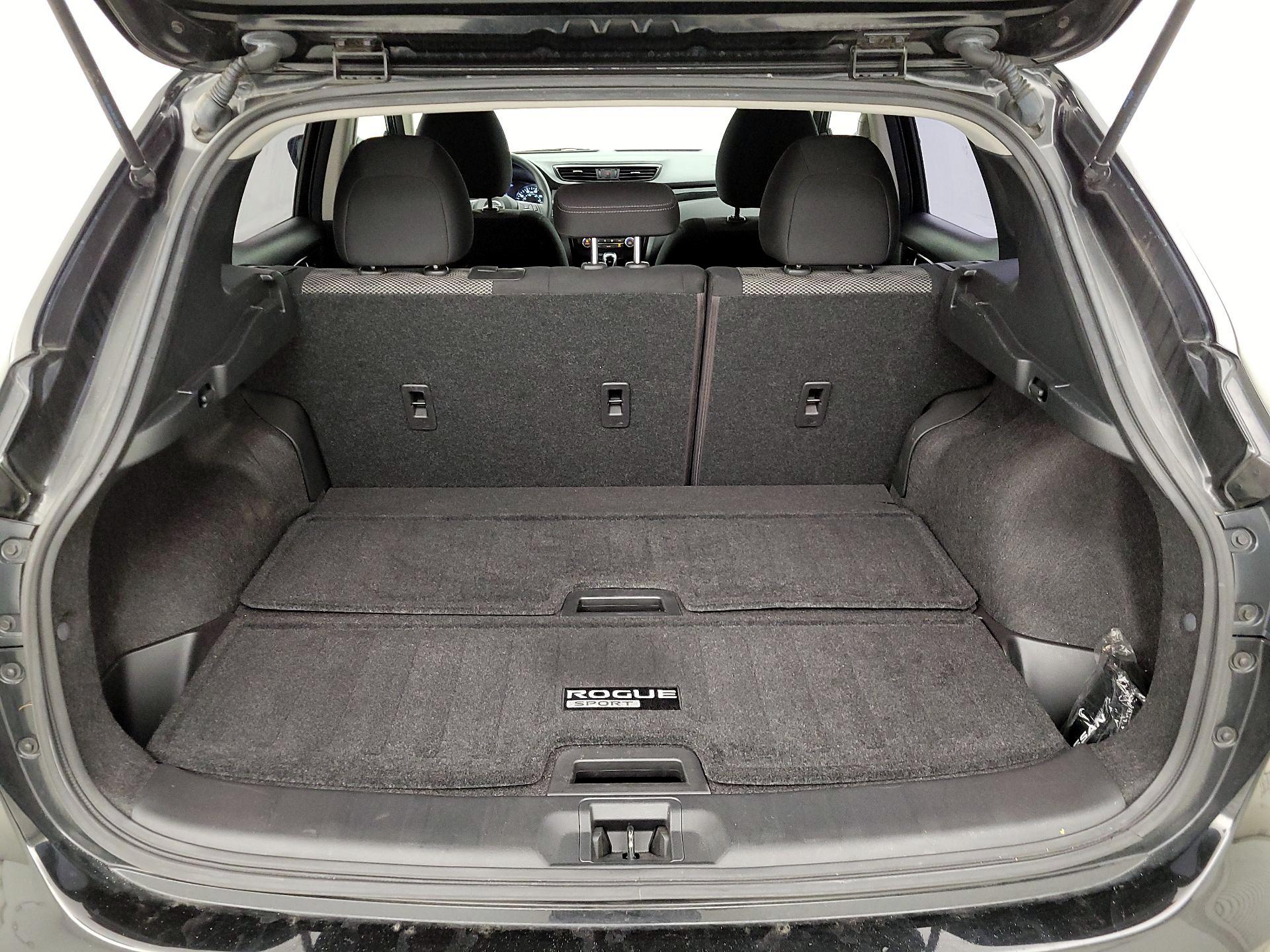 Thumbnail: 2020 Nissan Rogue Sport - 20