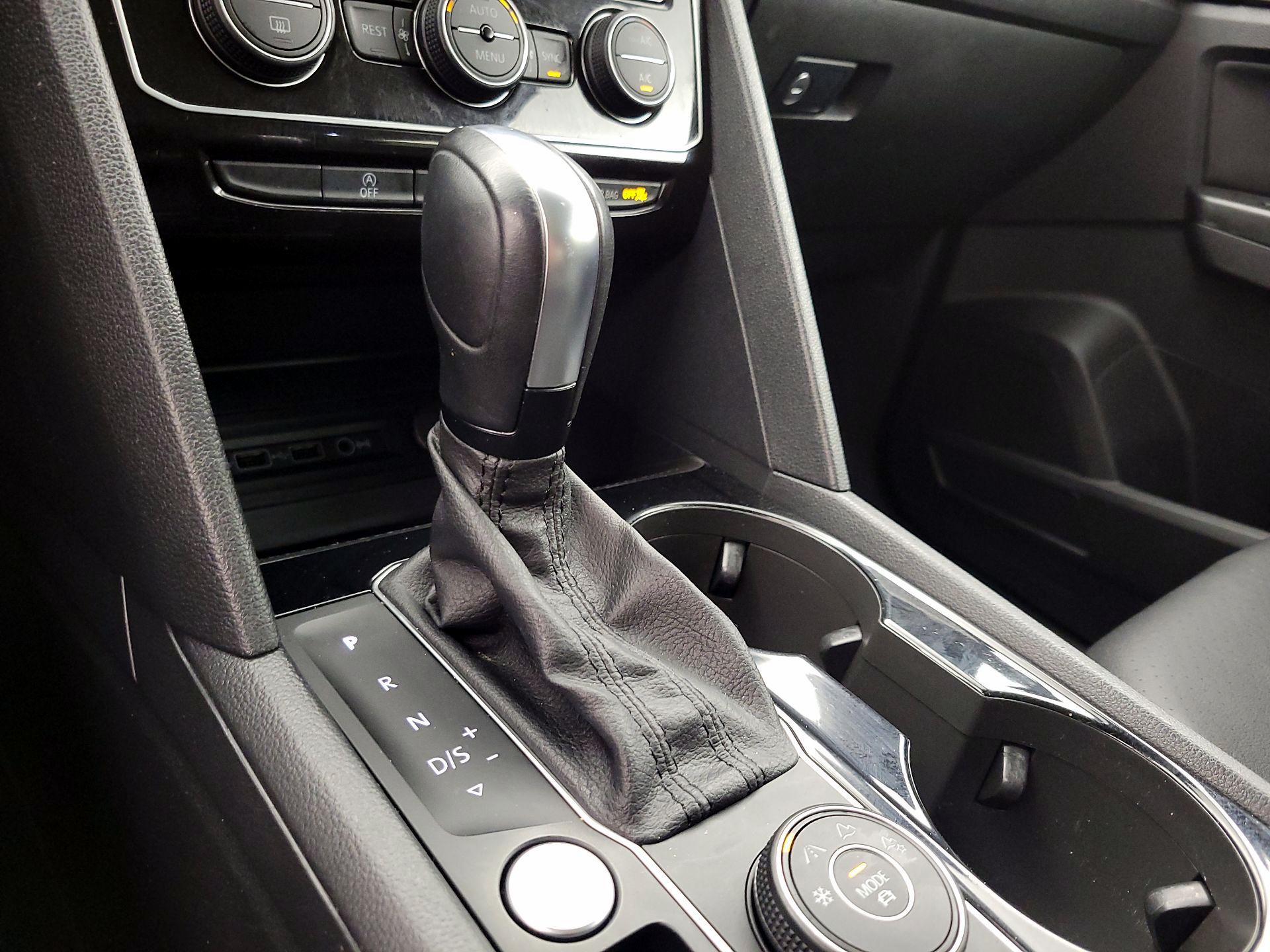 Thumbnail: 2021 Volkswagen Atlas - 17