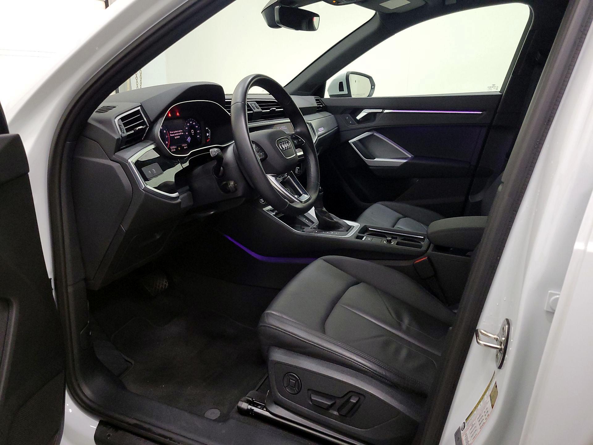 Thumbnail: 2021 Audi Q3 - 11