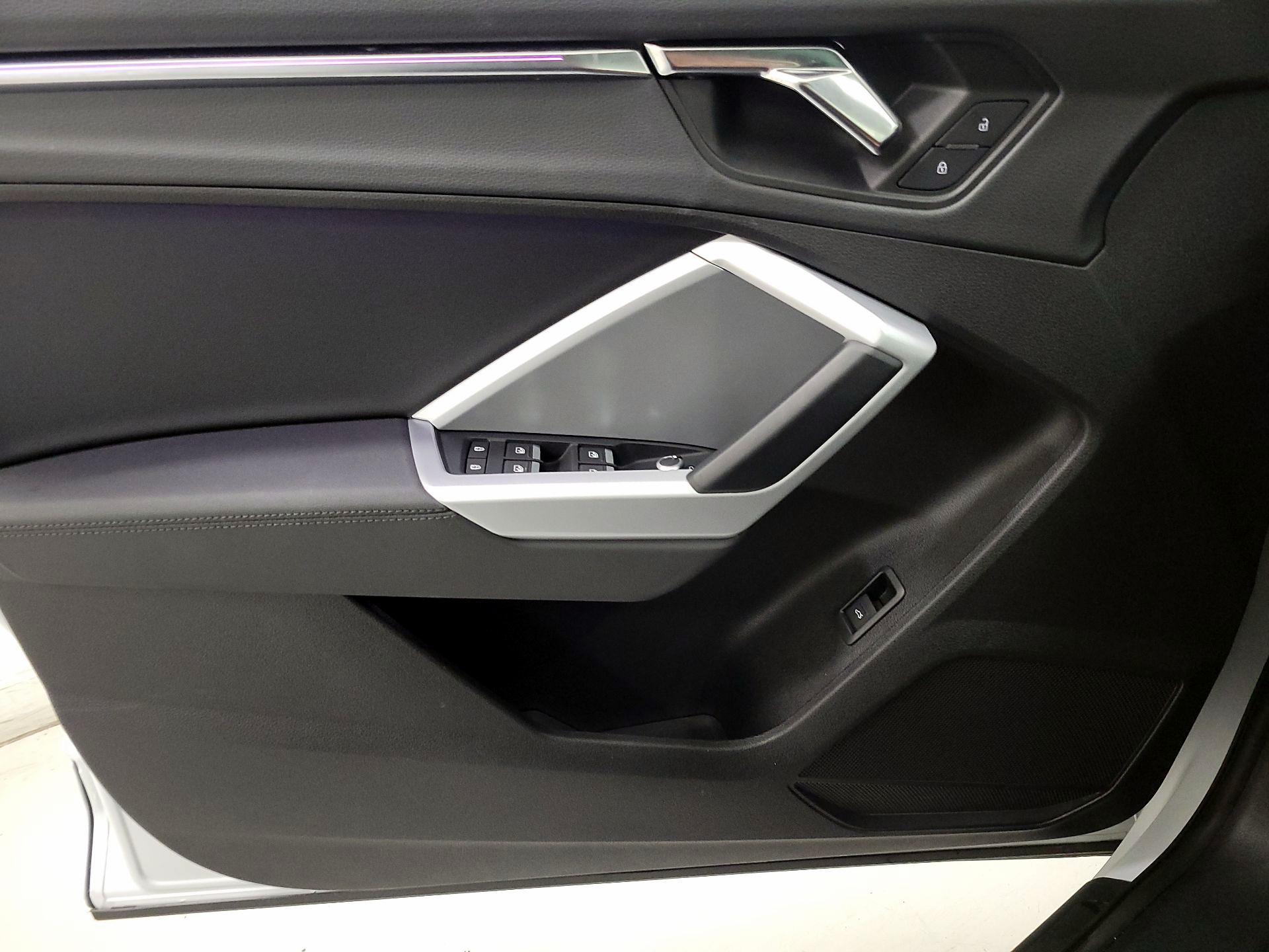 Thumbnail: 2021 Audi Q3 - 12