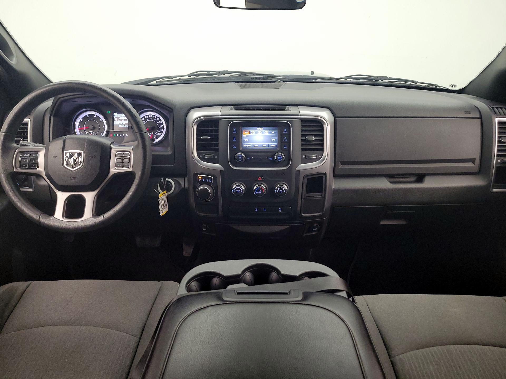 Thumbnail: 2024 RAM 1500 Classic - 9