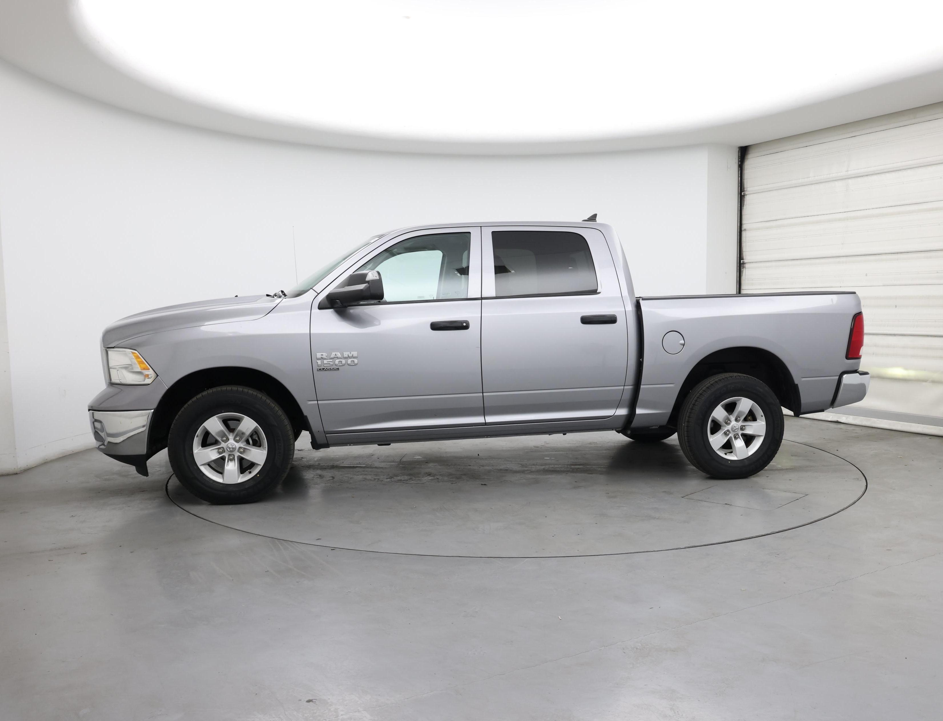 Thumbnail: 2023 RAM 1500 Classic - 3