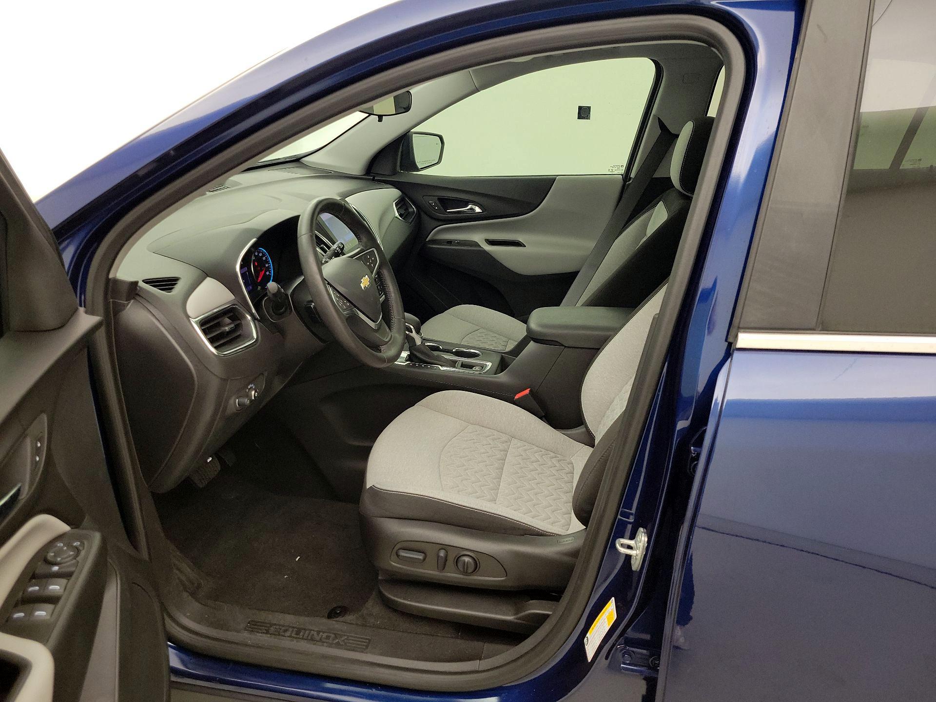 Thumbnail: 2022 Chevrolet Equinox - 11