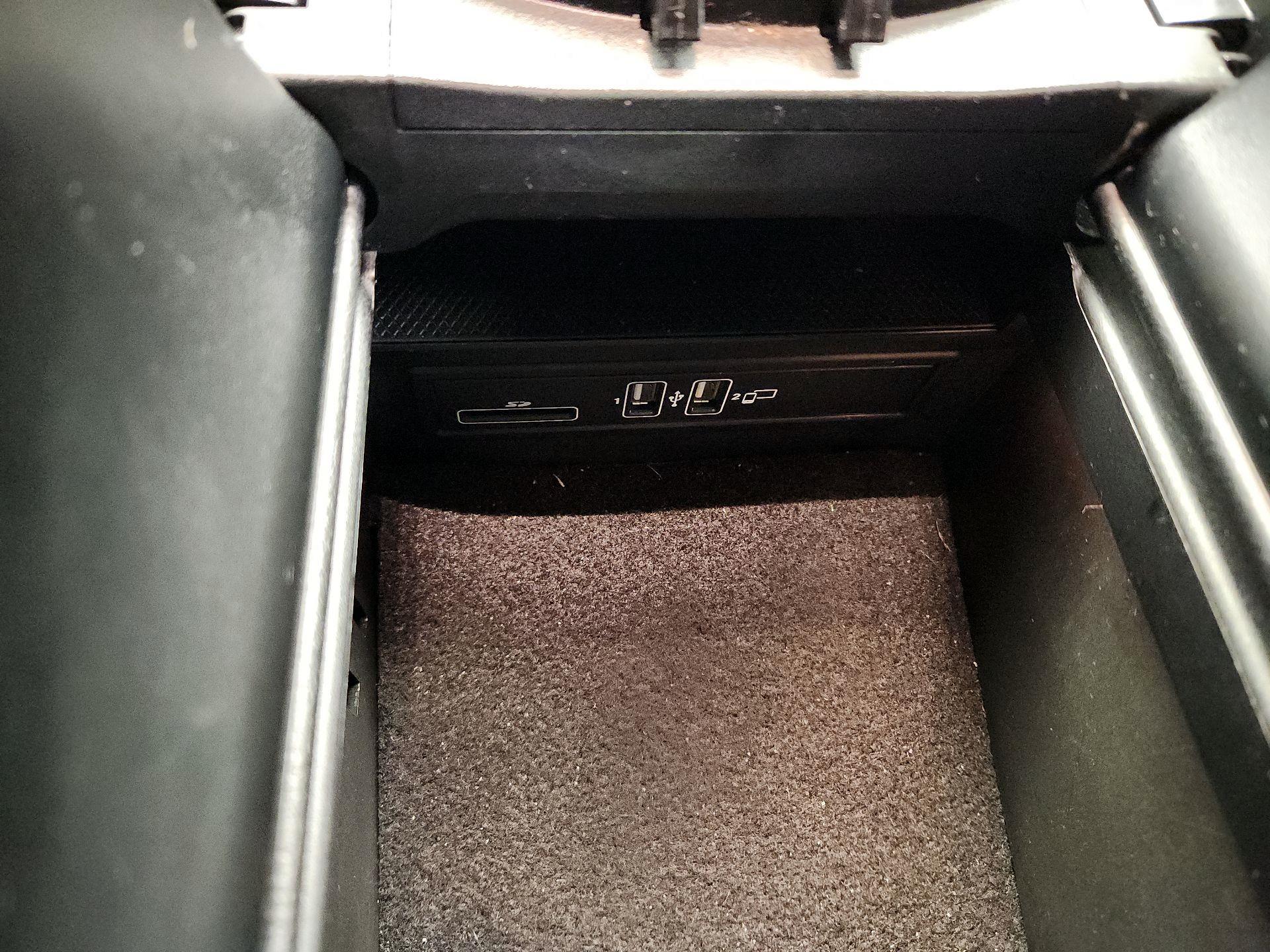 Thumbnail: 2020 Mercedes-Benz C-Class - 16