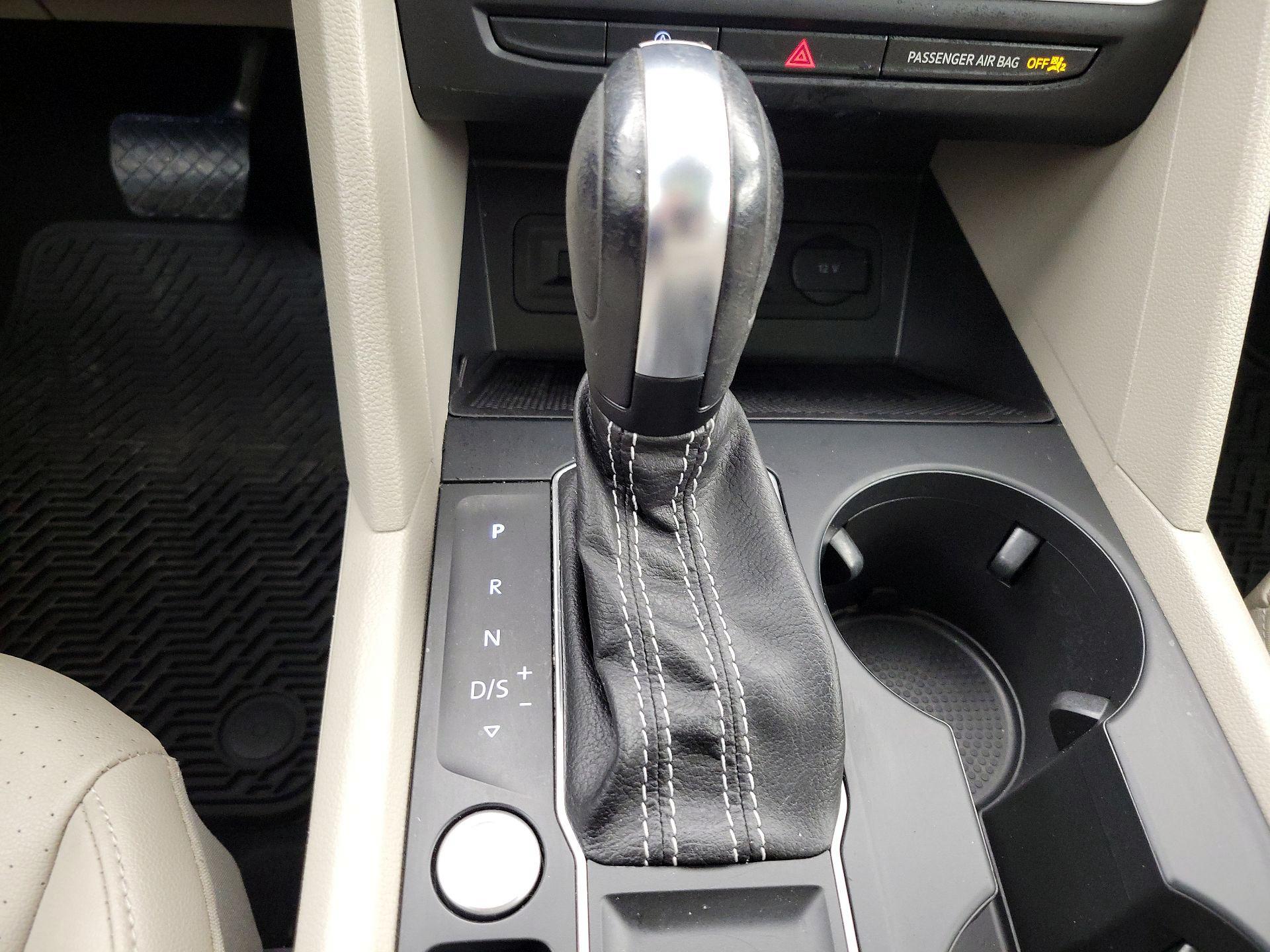 Thumbnail: 2021 Volkswagen Atlas - 17