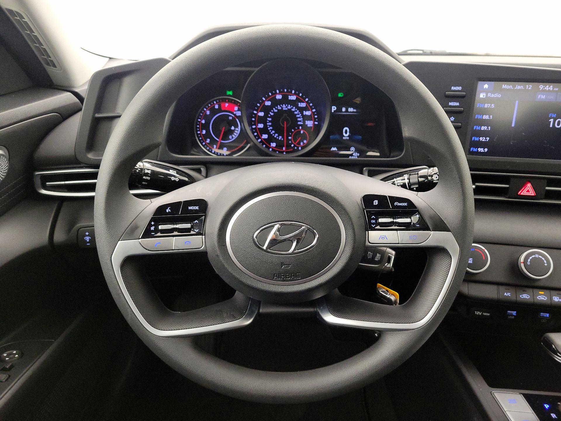 Thumbnail: 2021 Hyundai Elantra - 10