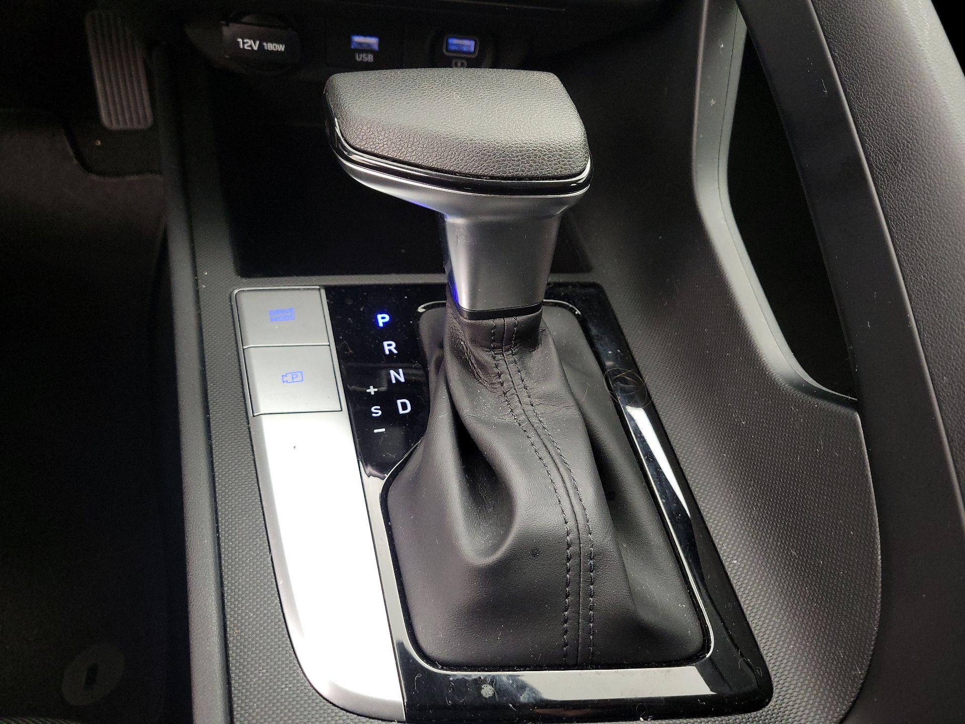 Thumbnail: 2021 Hyundai Elantra - 17