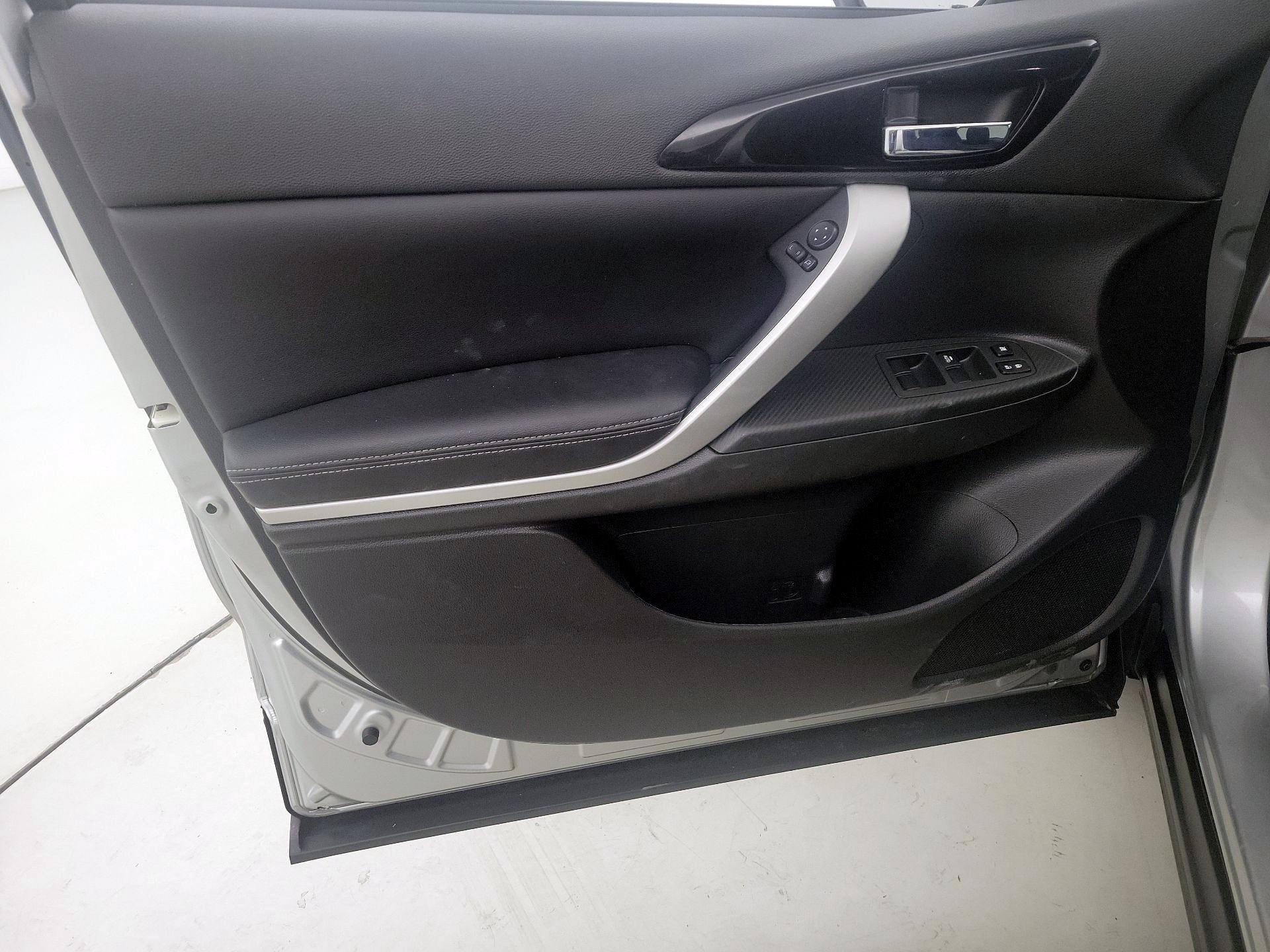 Thumbnail: 2022 Mitsubishi Eclipse Cross - 12