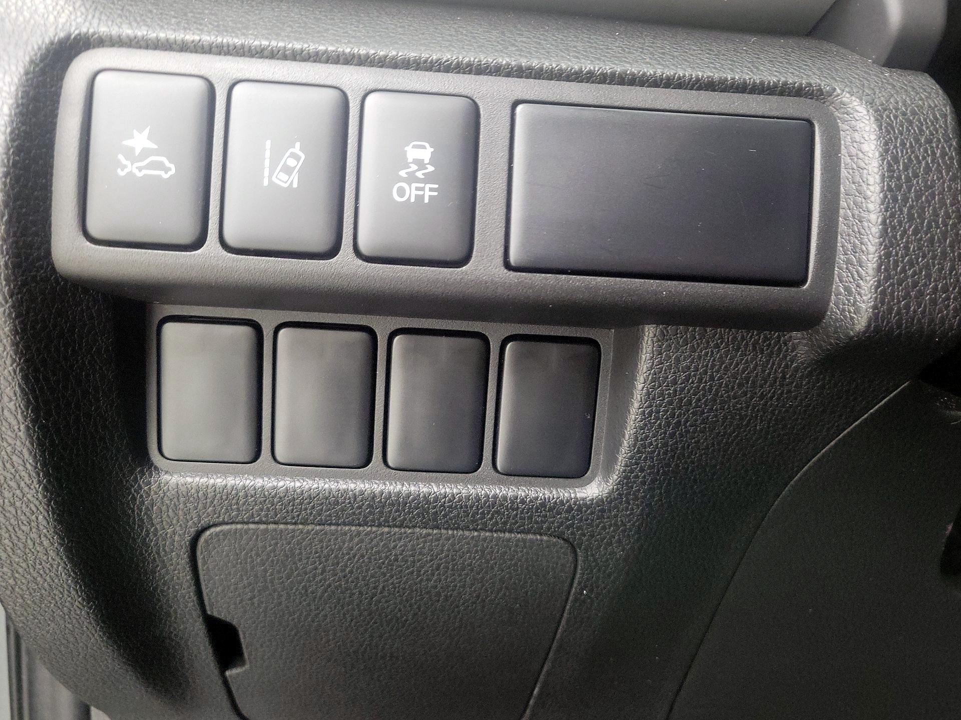 Thumbnail: 2022 Mitsubishi Eclipse Cross - 13