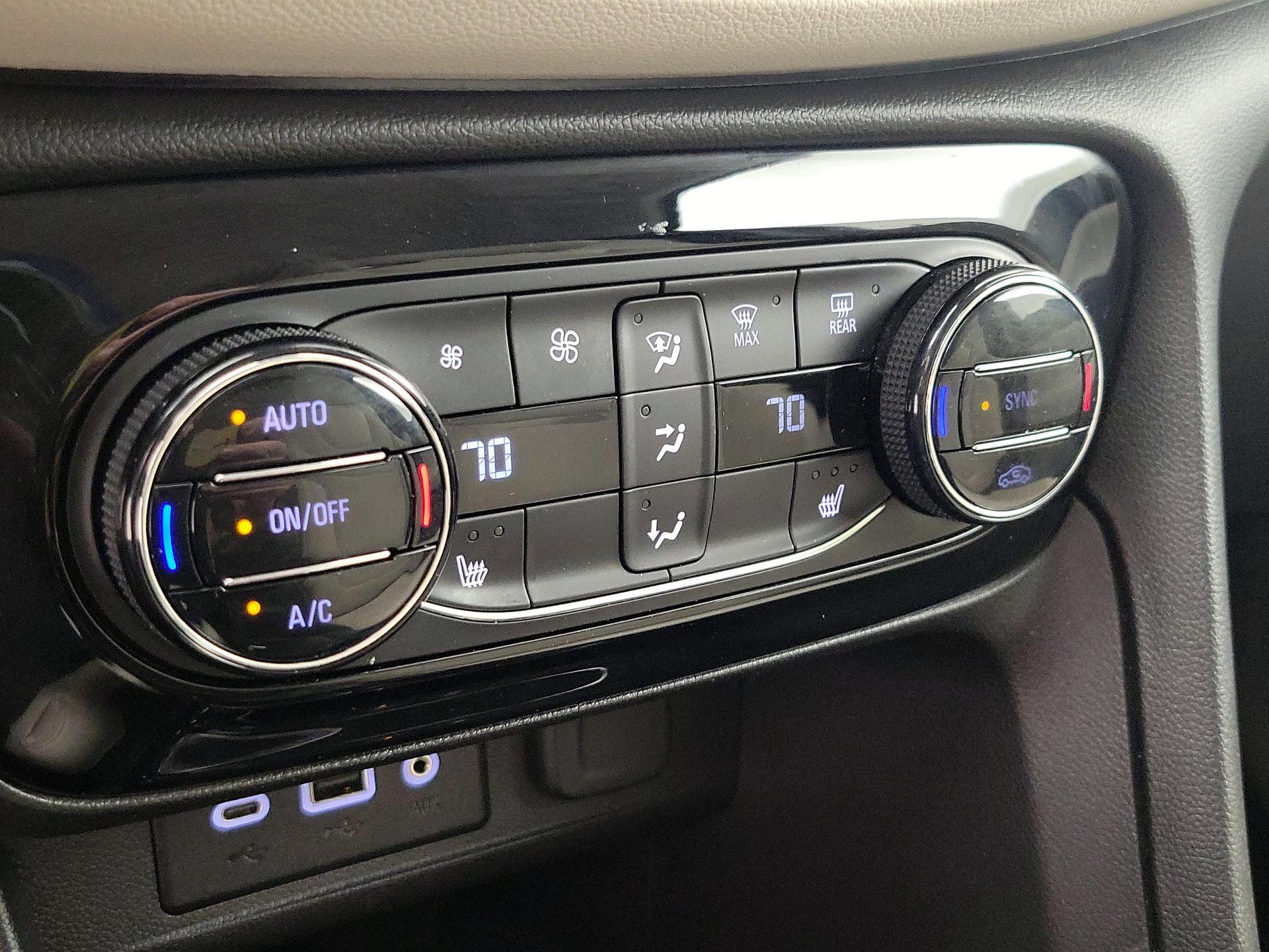 Thumbnail: 2020 Buick Encore GX - 16