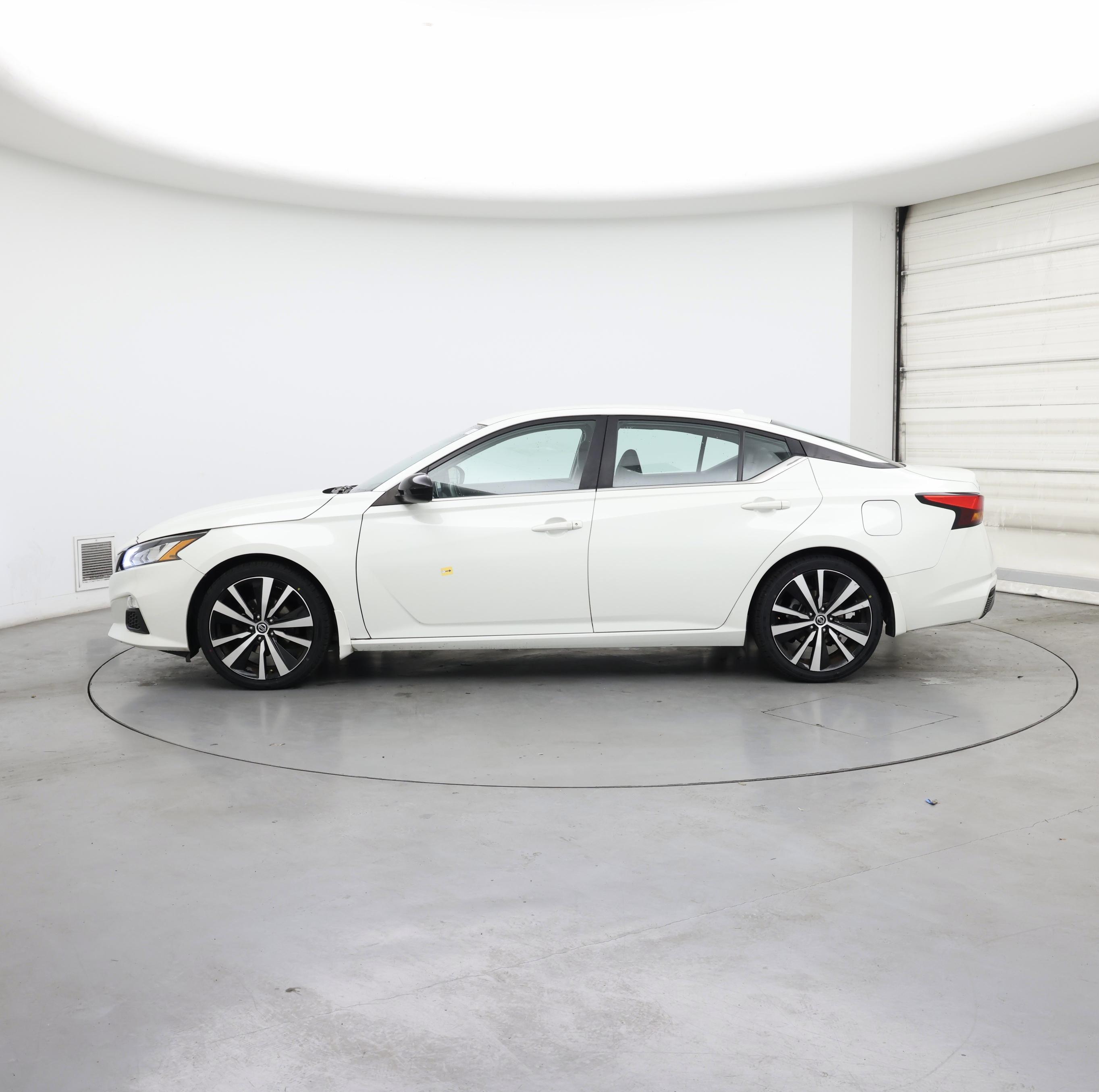 Thumbnail: 2022 Nissan Altima - 3