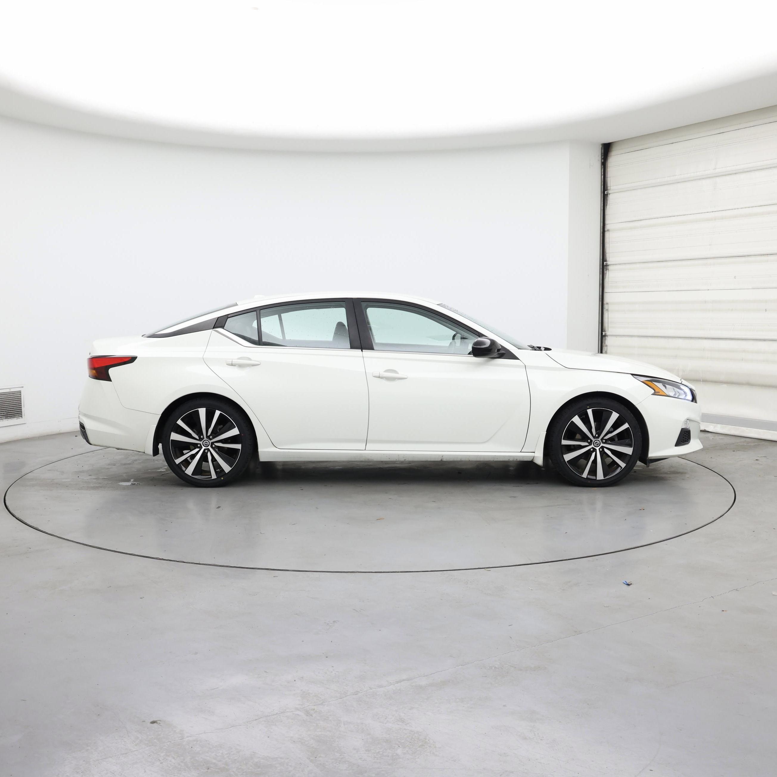 Thumbnail: 2022 Nissan Altima - 7