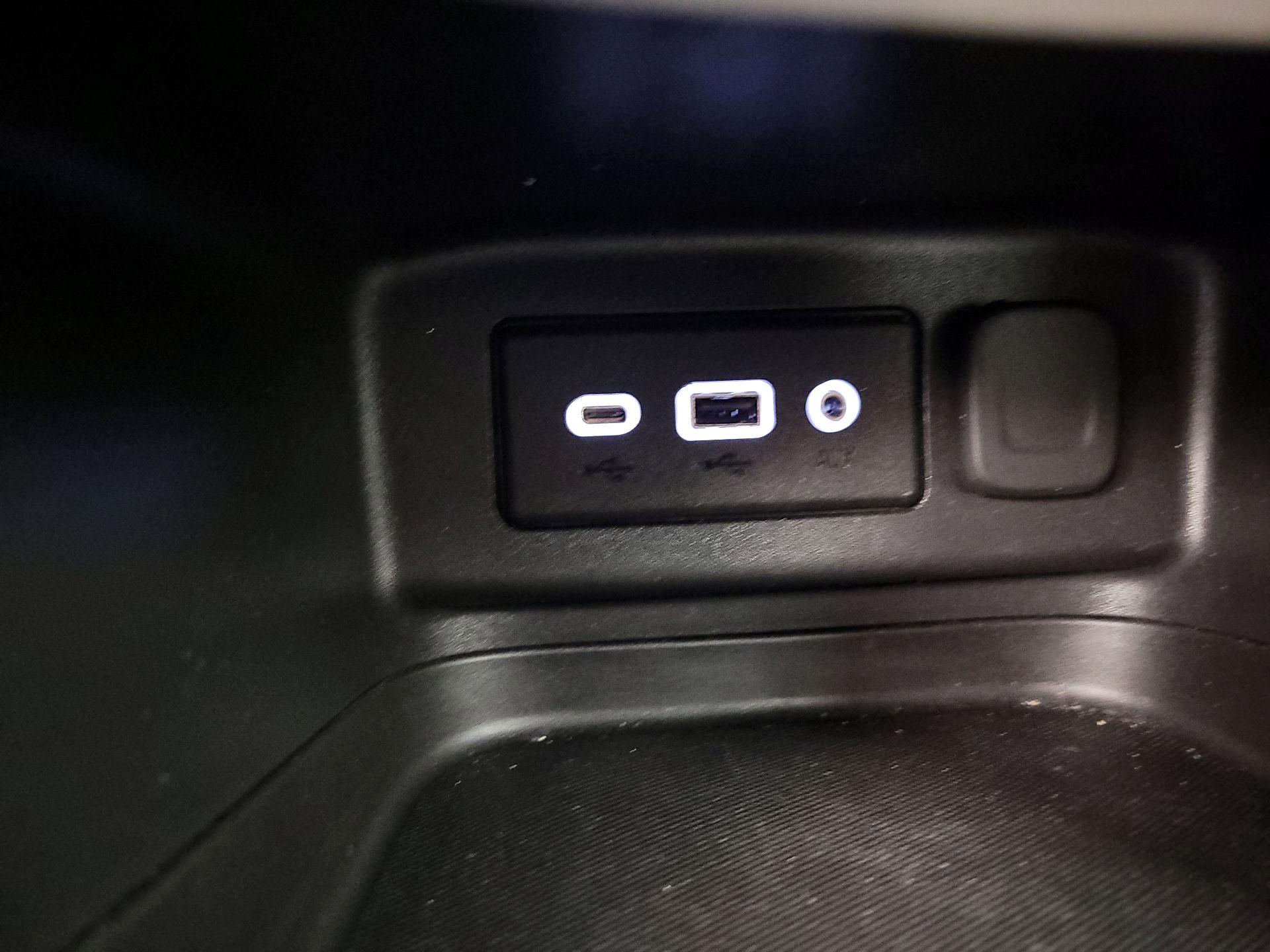 Thumbnail: 2023 Chevrolet Equinox - 16