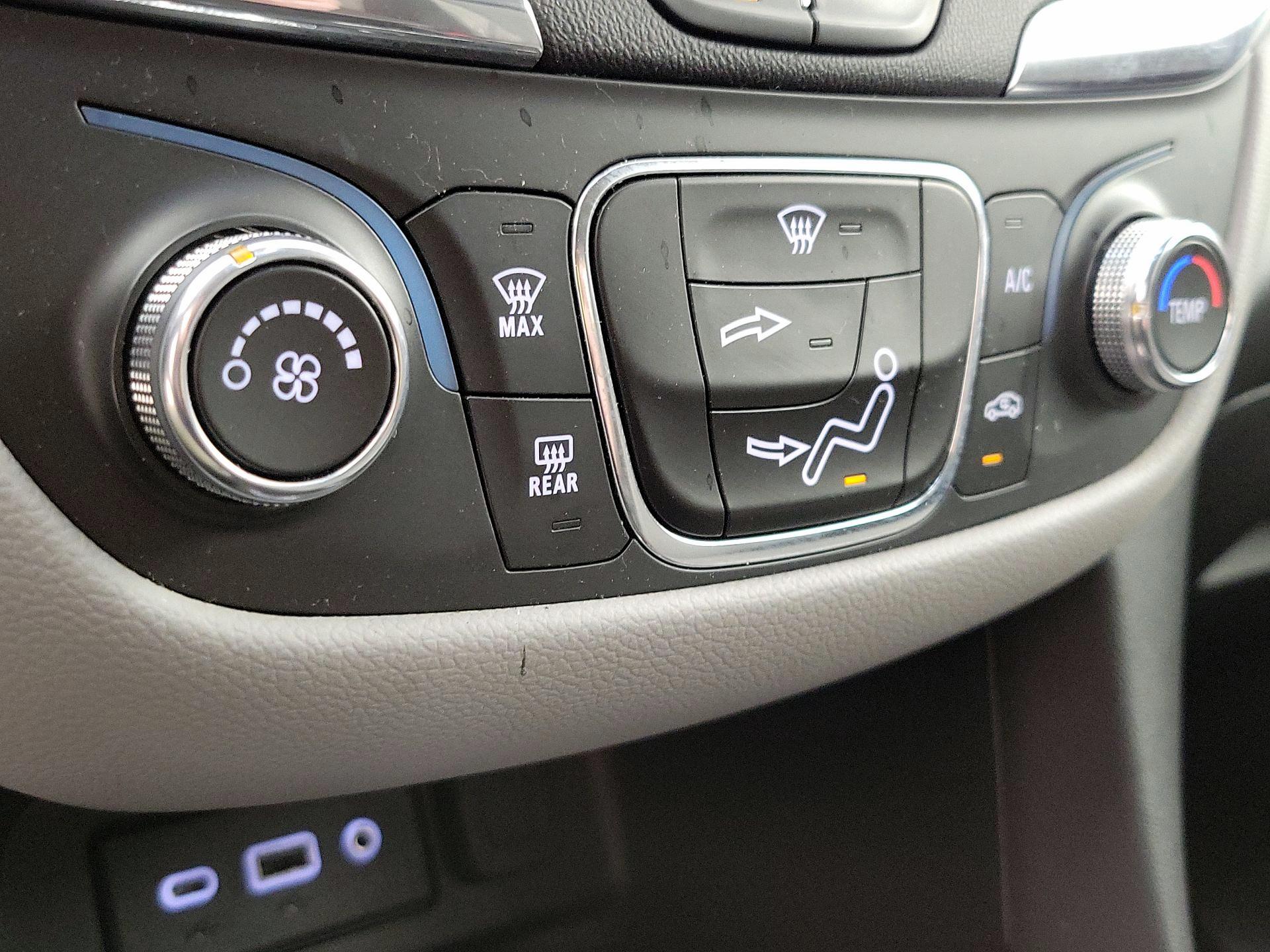 Thumbnail: 2022 Chevrolet Equinox - 16