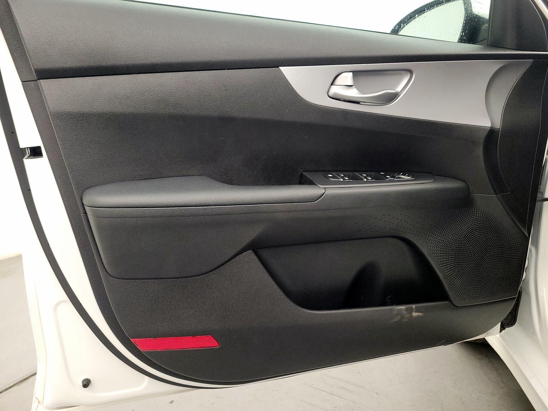 Thumbnail: 2023 Kia Forte - 12