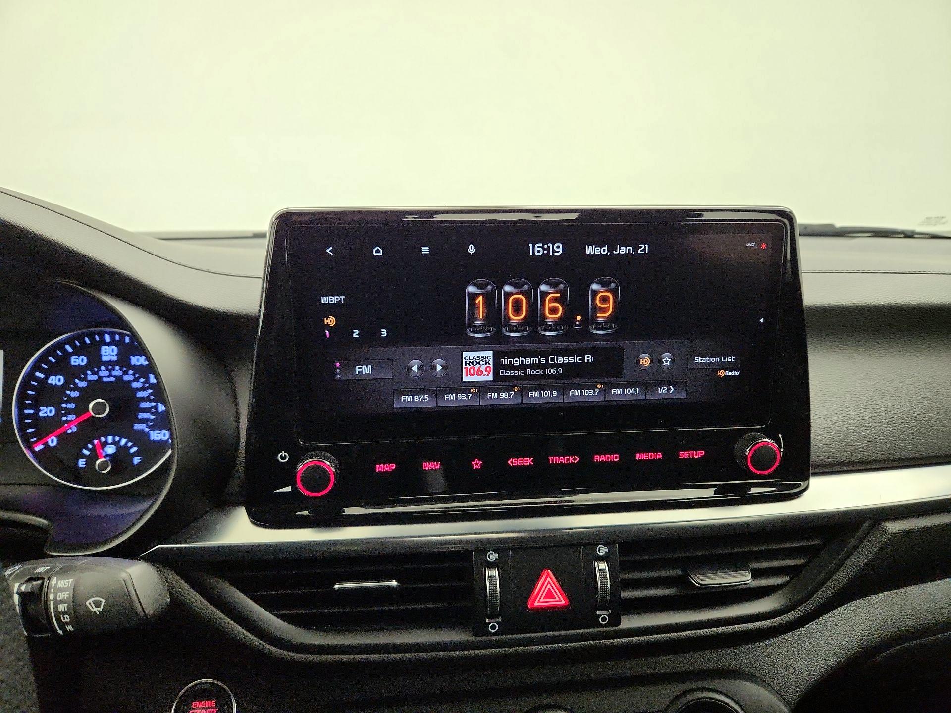 Thumbnail: 2020 Kia Forte - 14