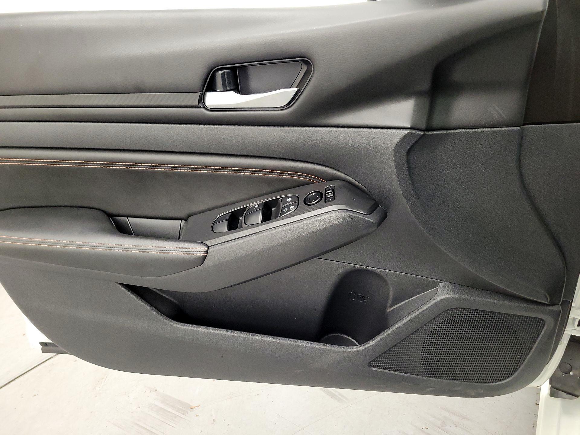 Thumbnail: 2021 Nissan Altima - 12