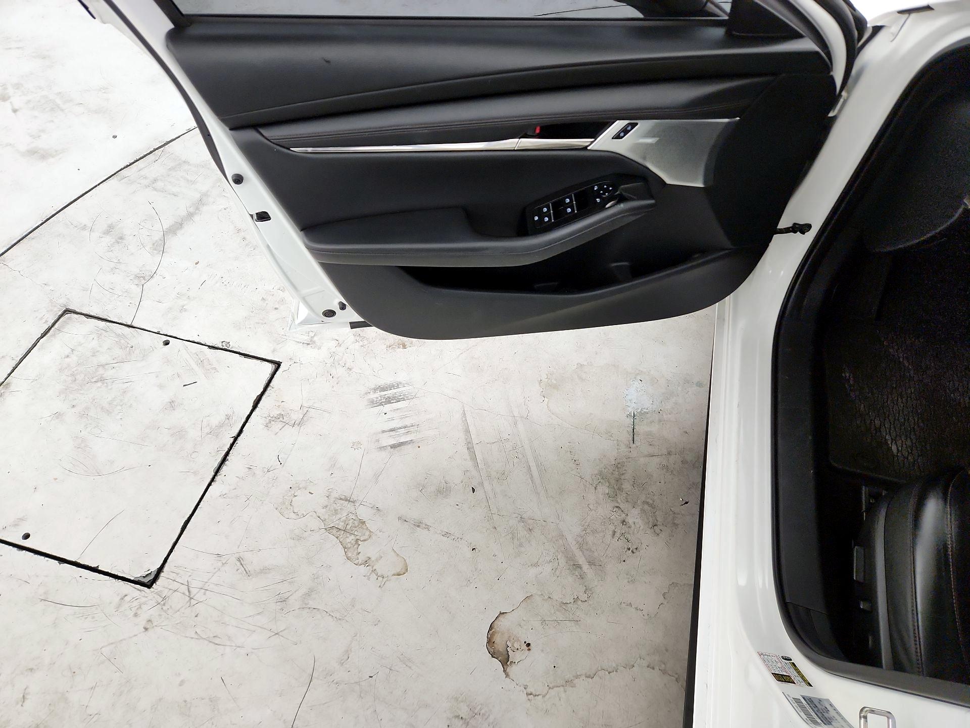 Thumbnail: 2021 Mazda Mazda3 - 10