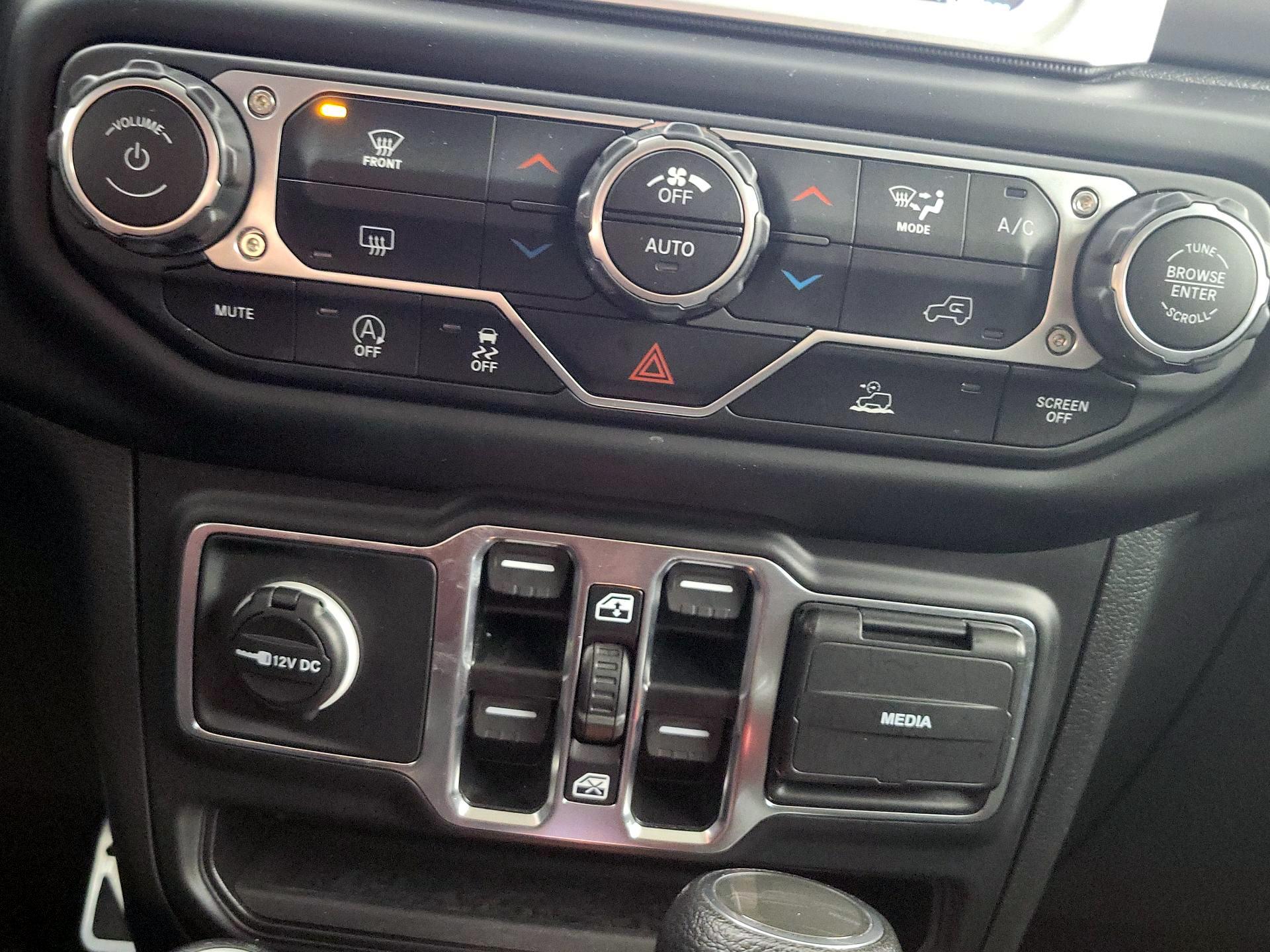 Thumbnail: 2023 Jeep Gladiator - 17