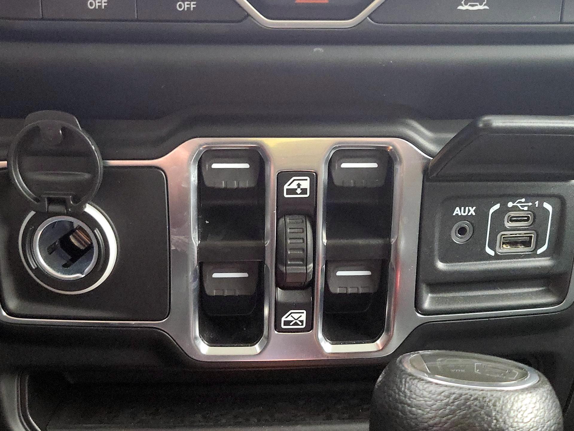 Thumbnail: 2023 Jeep Gladiator - 19