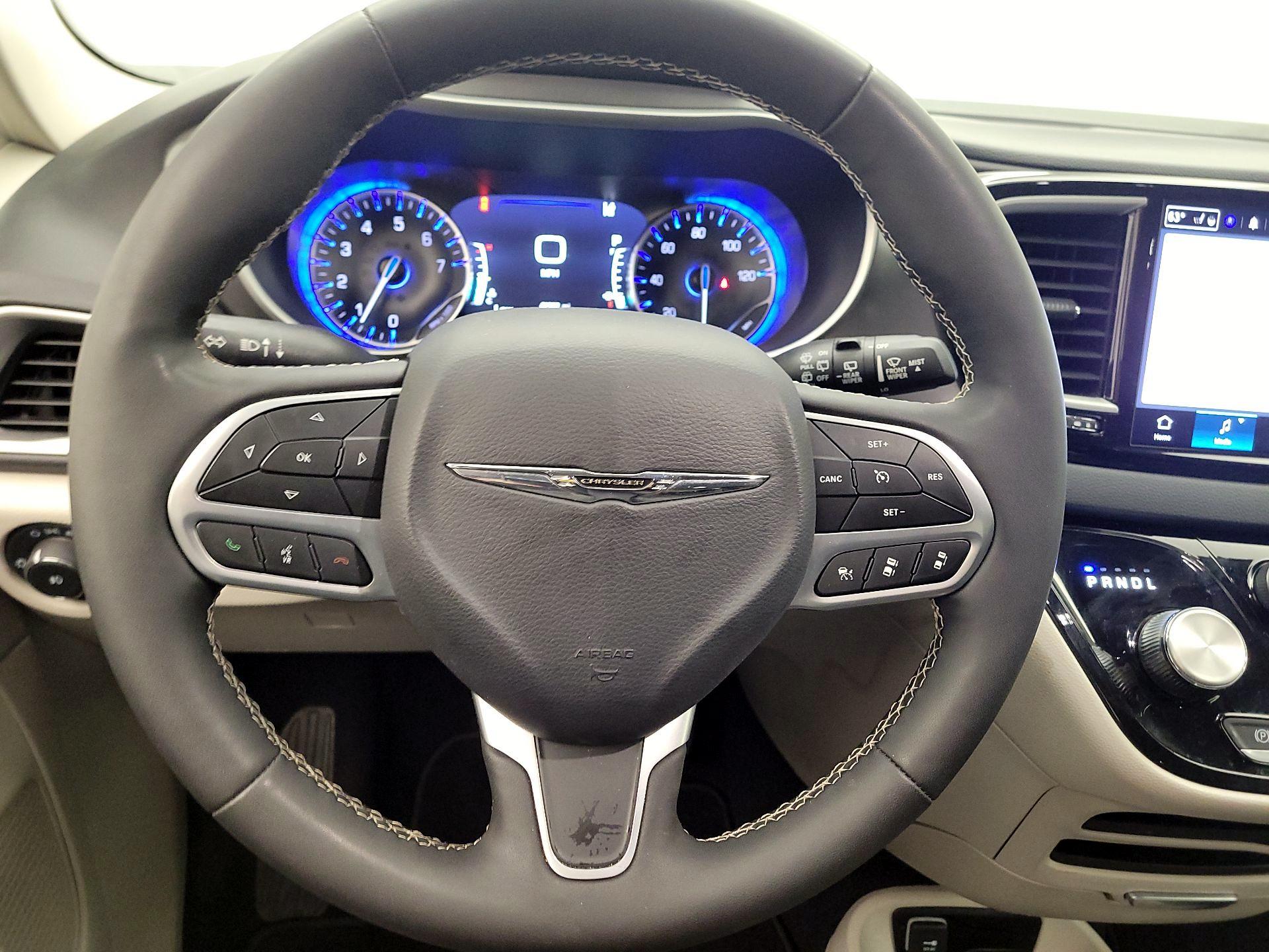 Thumbnail: 2024 Chrysler Pacifica - 10