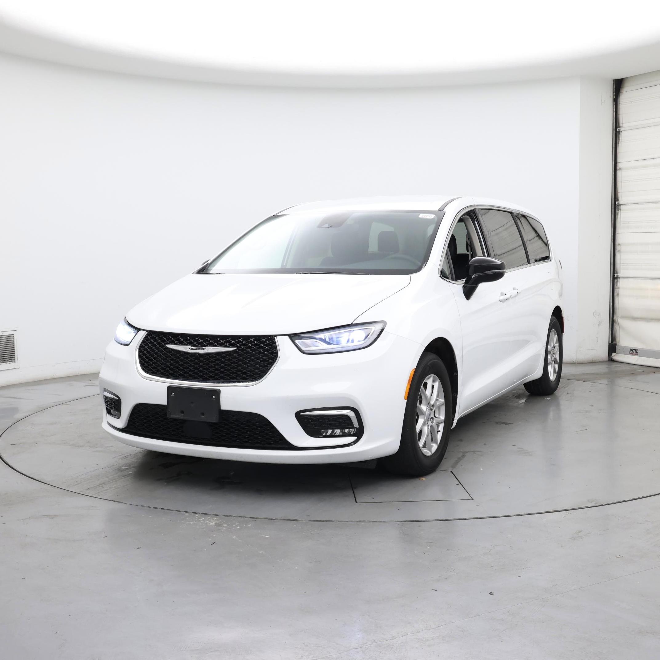 Thumbnail: 2024 Chrysler Pacifica - 4