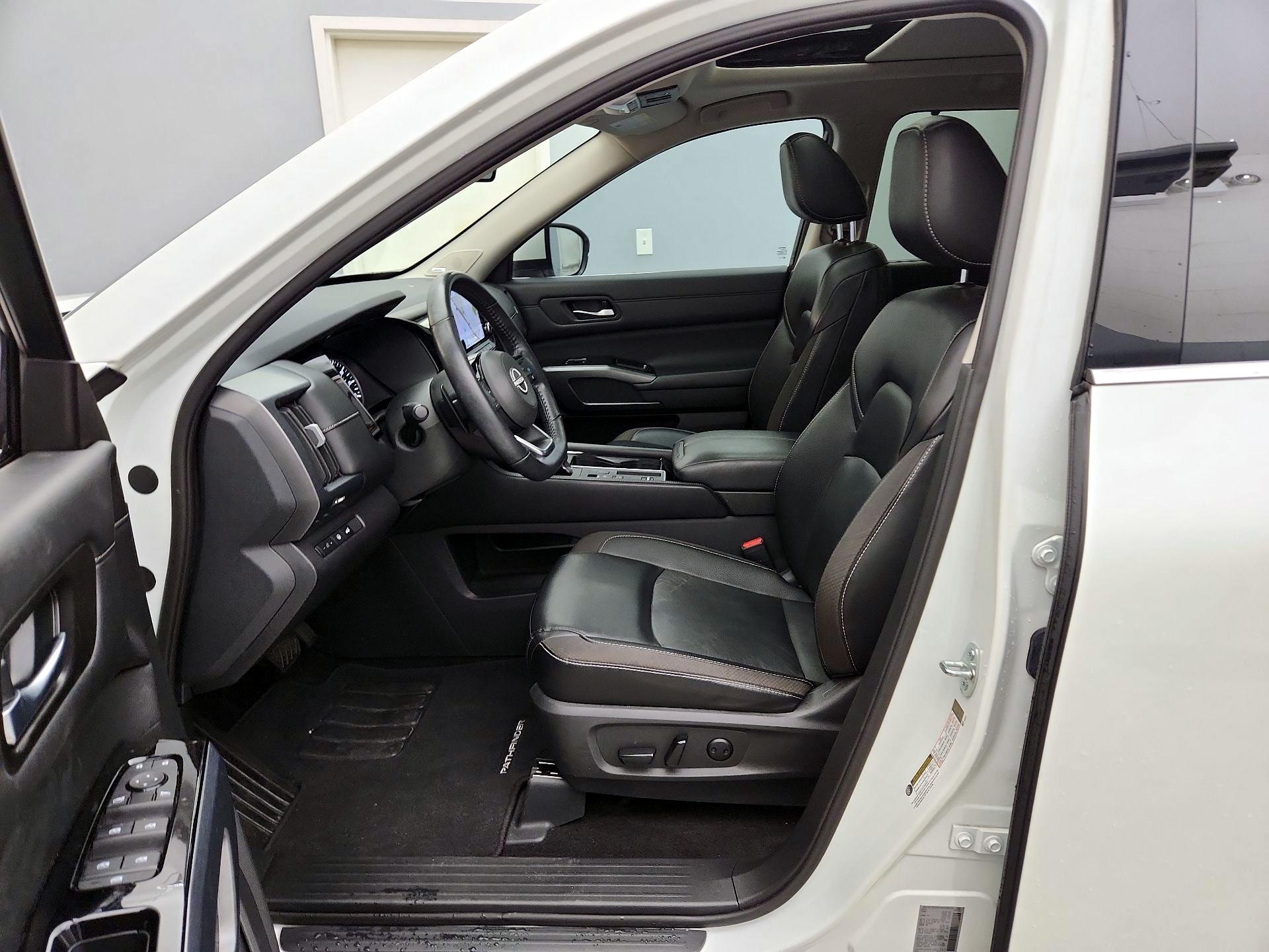 Thumbnail: 2023 Nissan Pathfinder - 11