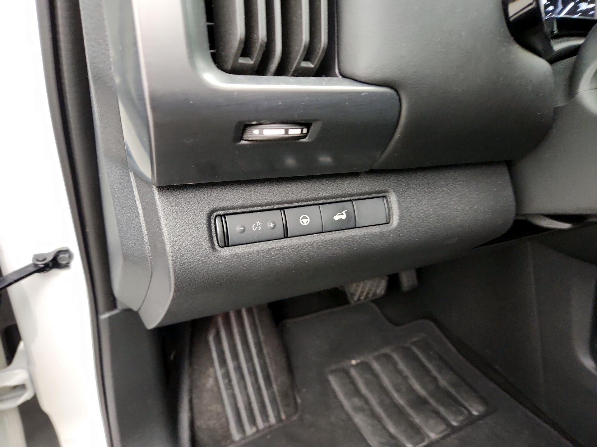 Thumbnail: 2023 Nissan Pathfinder - 13