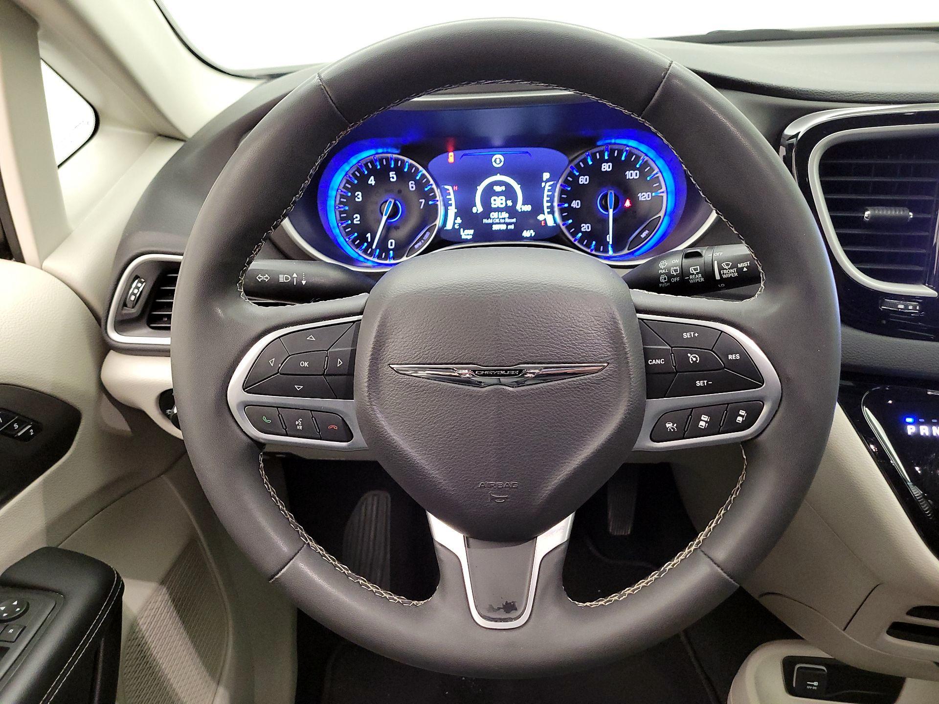 Thumbnail: 2024 Chrysler Pacifica - 10