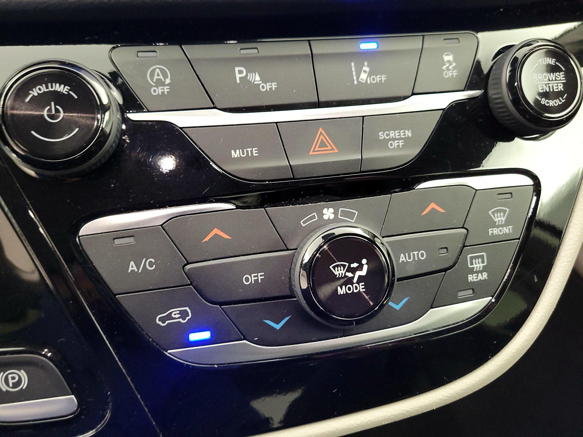 Thumbnail: 2024 Chrysler Pacifica - 14