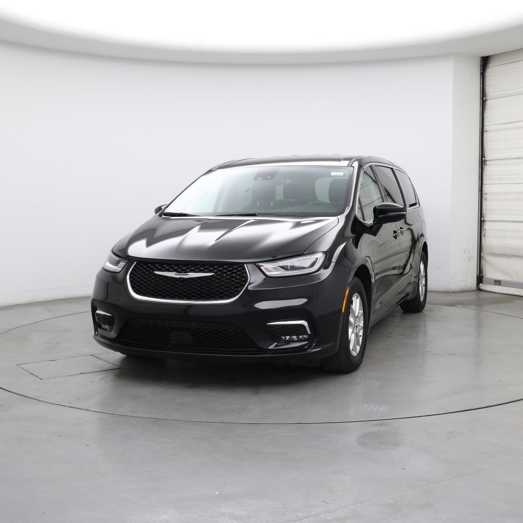 Thumbnail: 2024 Chrysler Pacifica - 4