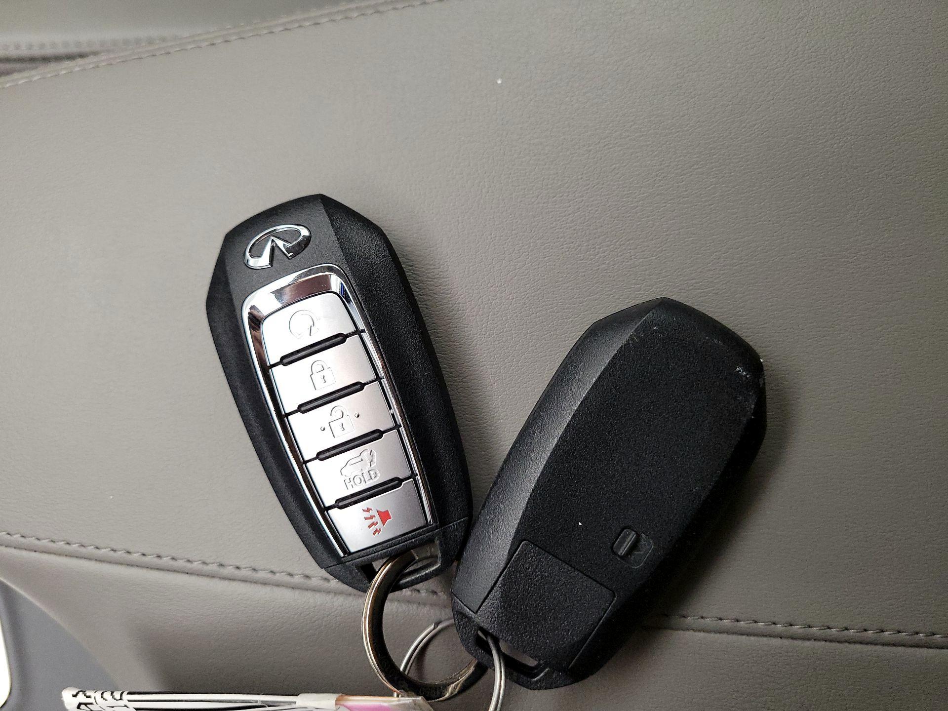 Thumbnail: 2023 INFINITI QX50 - 18