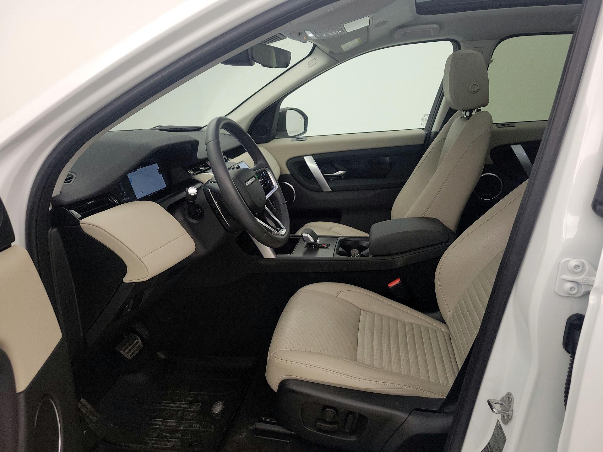 Thumbnail: 2024 Land Rover Discovery Sport - 11