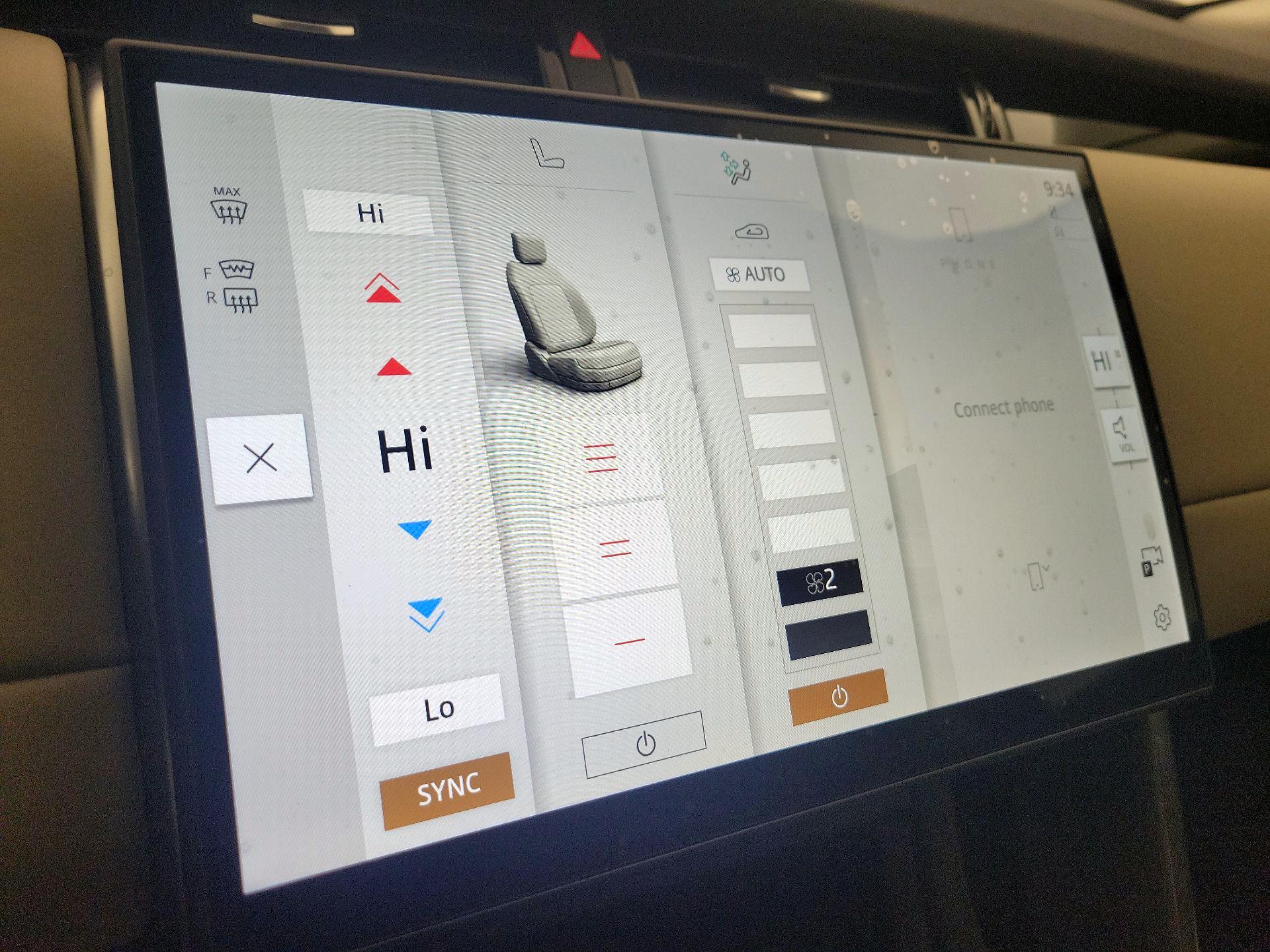 Thumbnail: 2024 Land Rover Discovery Sport - 17