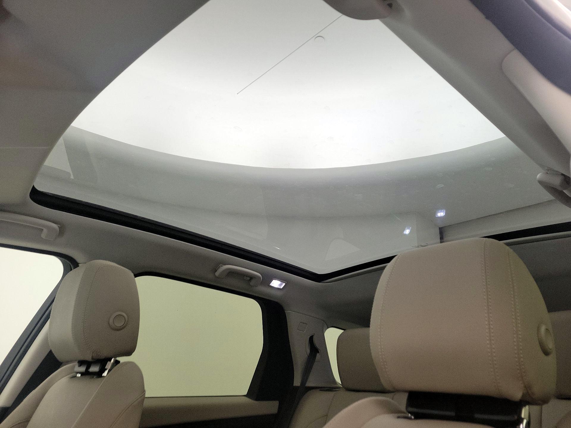 Thumbnail: 2024 Land Rover Discovery Sport - 20