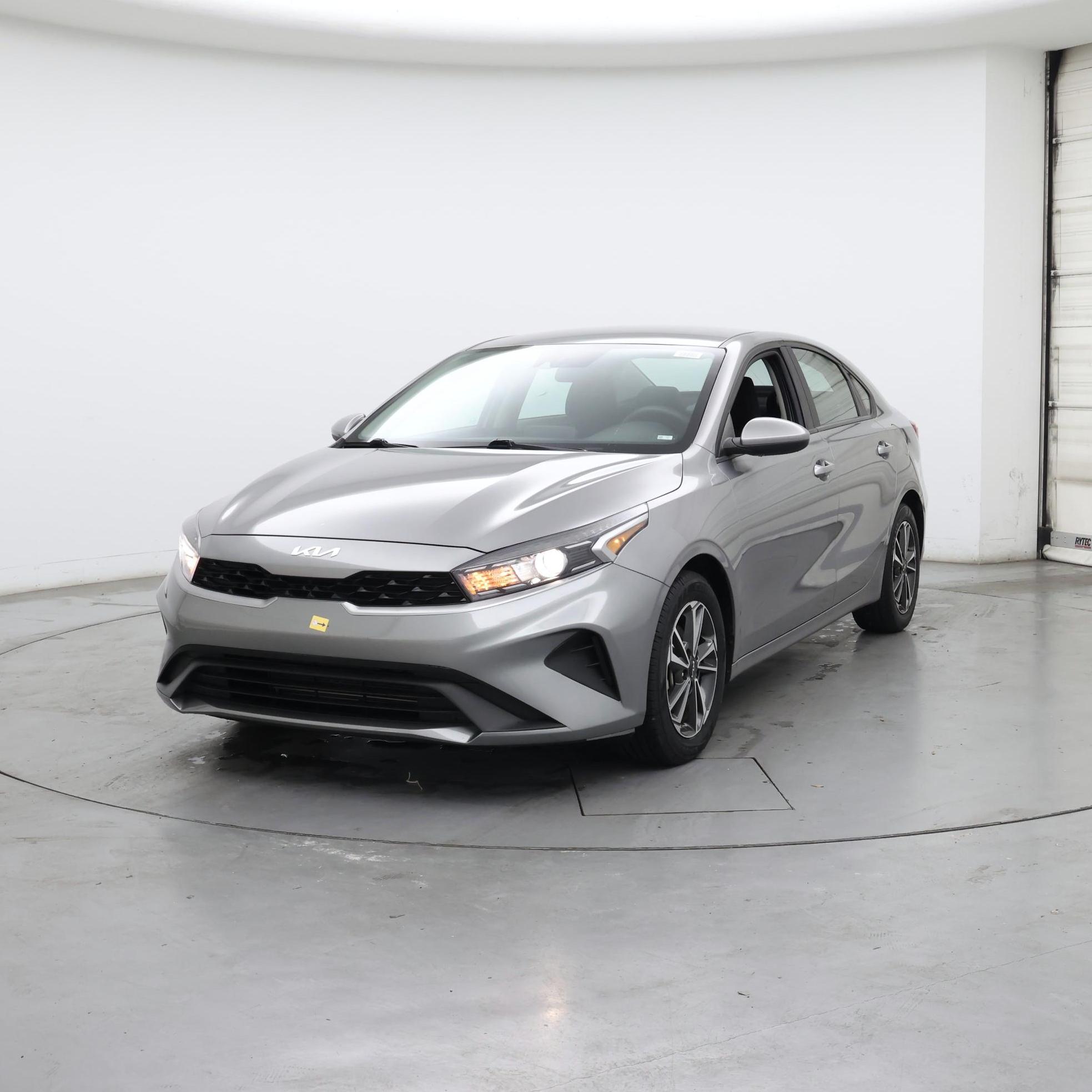 Thumbnail: 2023 Kia Forte - 4