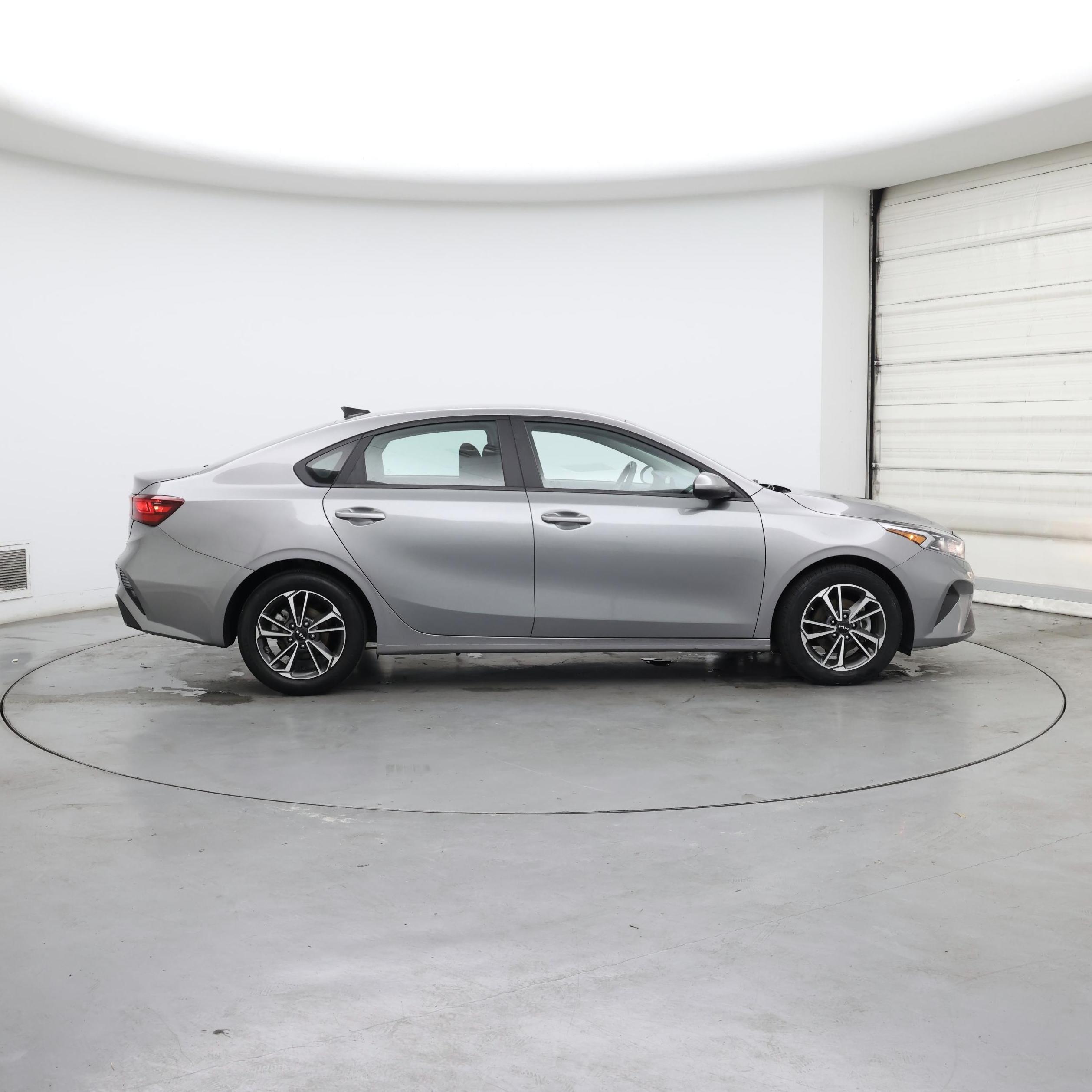 Thumbnail: 2023 Kia Forte - 7