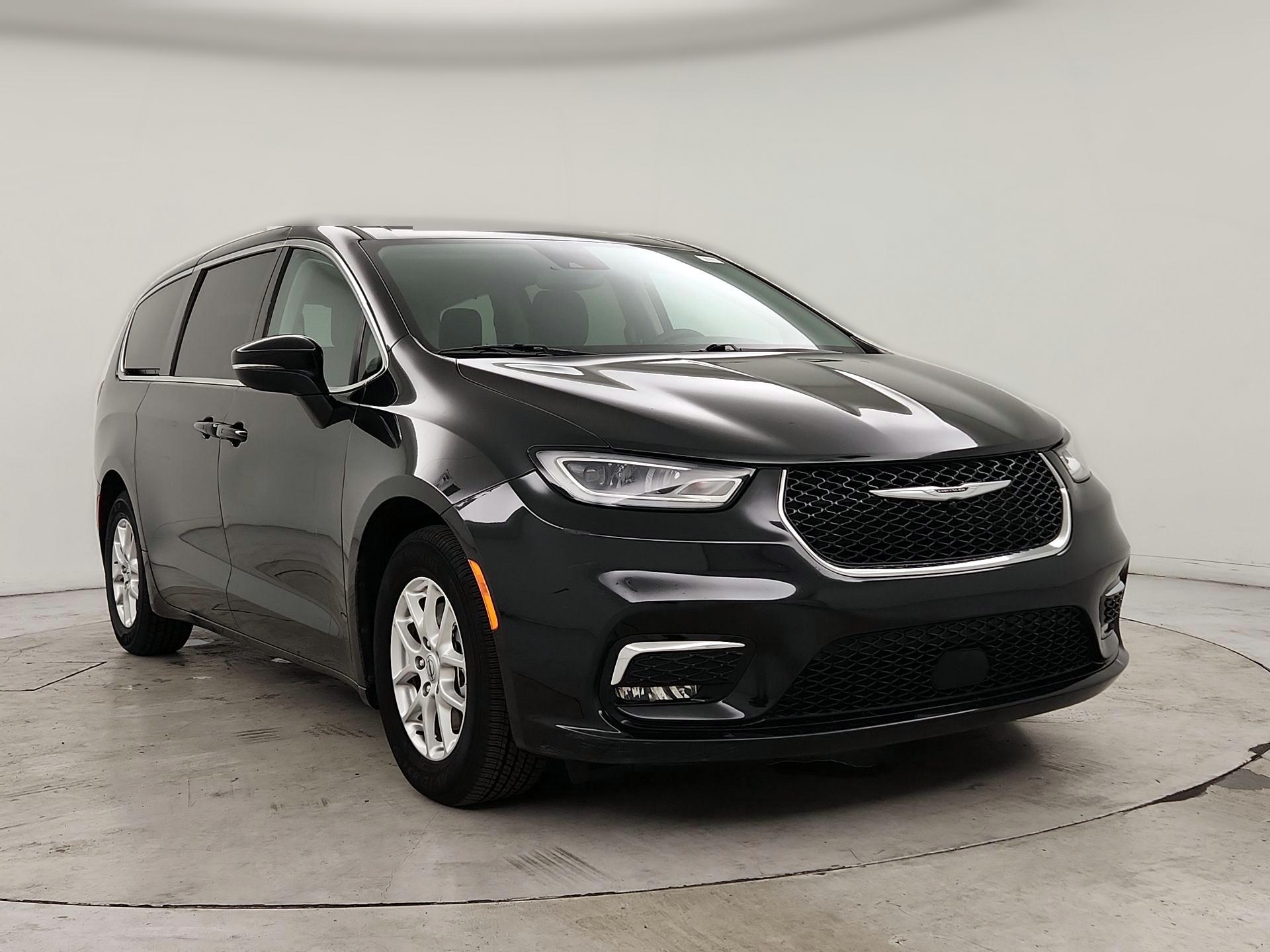 Thumbnail: 2023 Chrysler Pacifica - 1