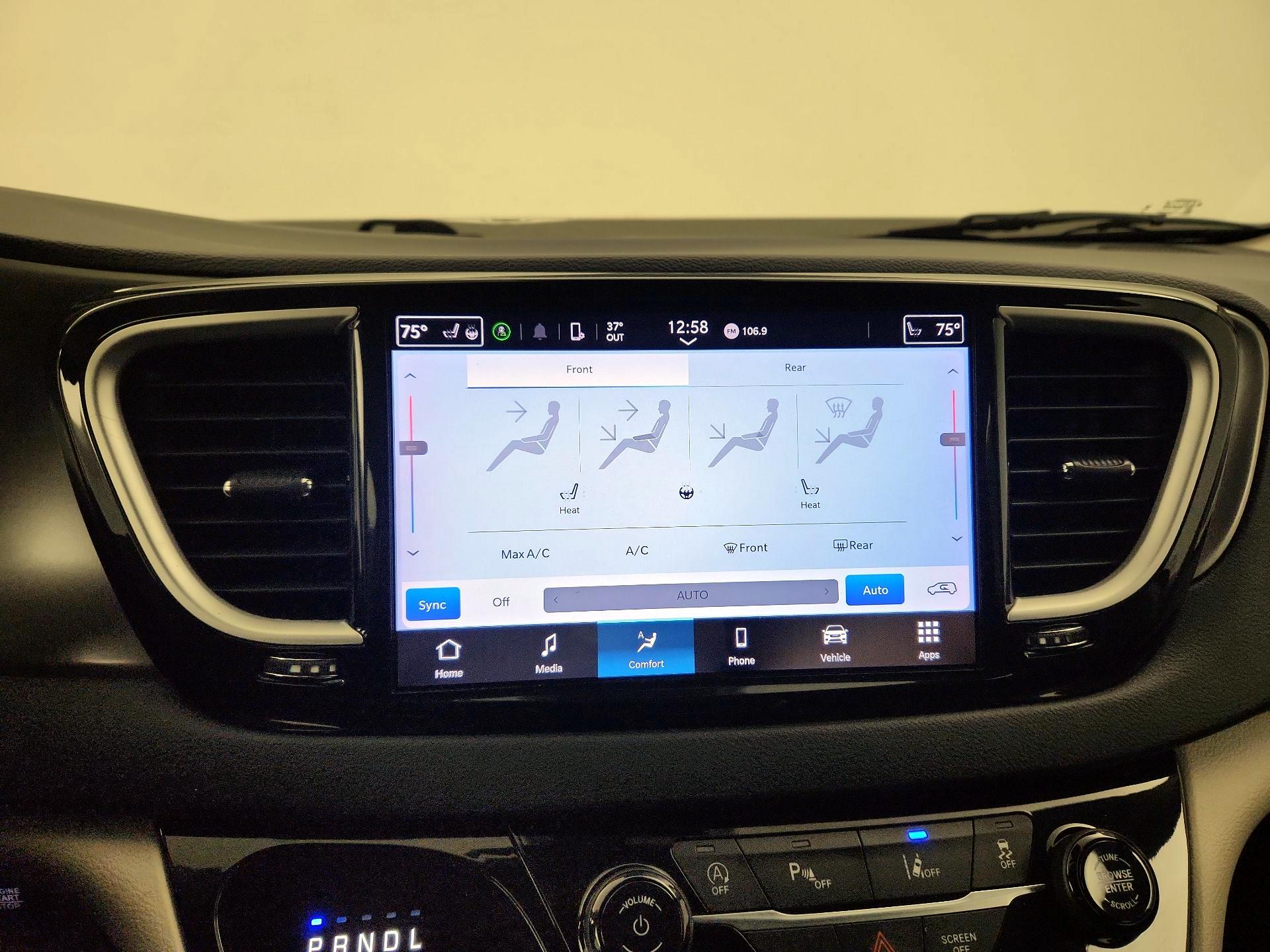 Thumbnail: 2023 Chrysler Pacifica - 14