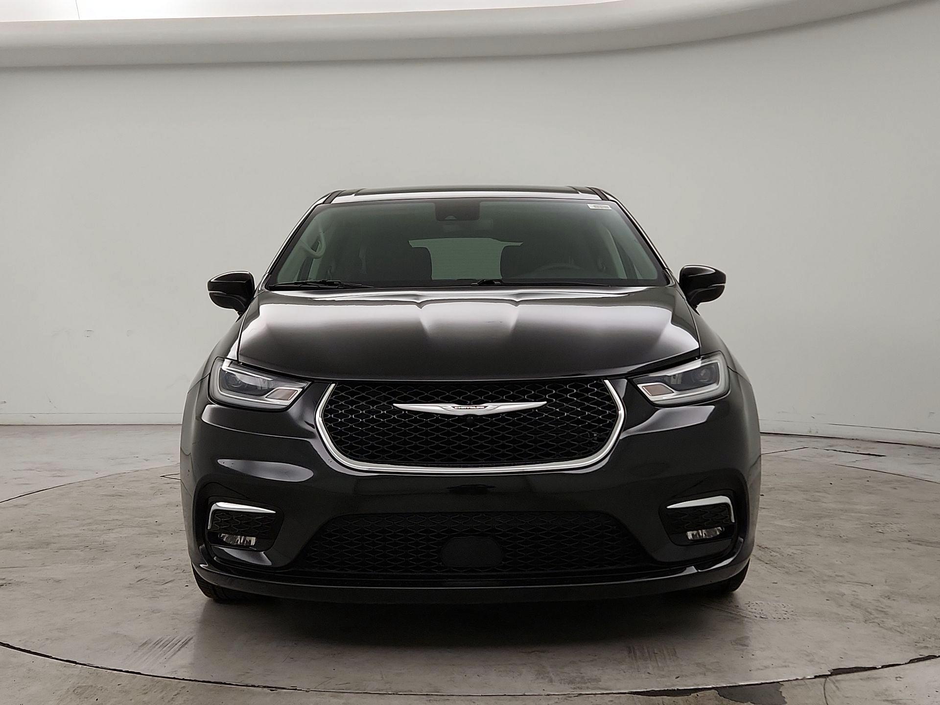 Thumbnail: 2023 Chrysler Pacifica - 2